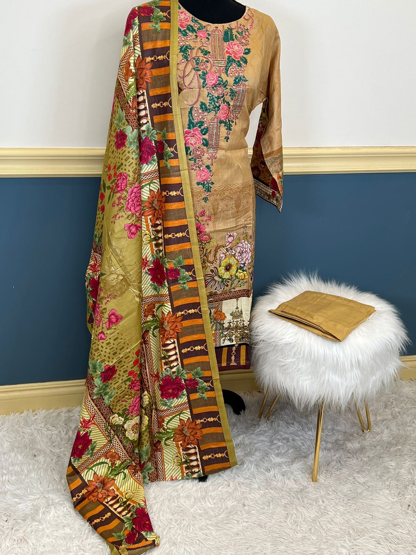 Pakistani Stitched Embroidered lawn Salwar kameez ready to ship