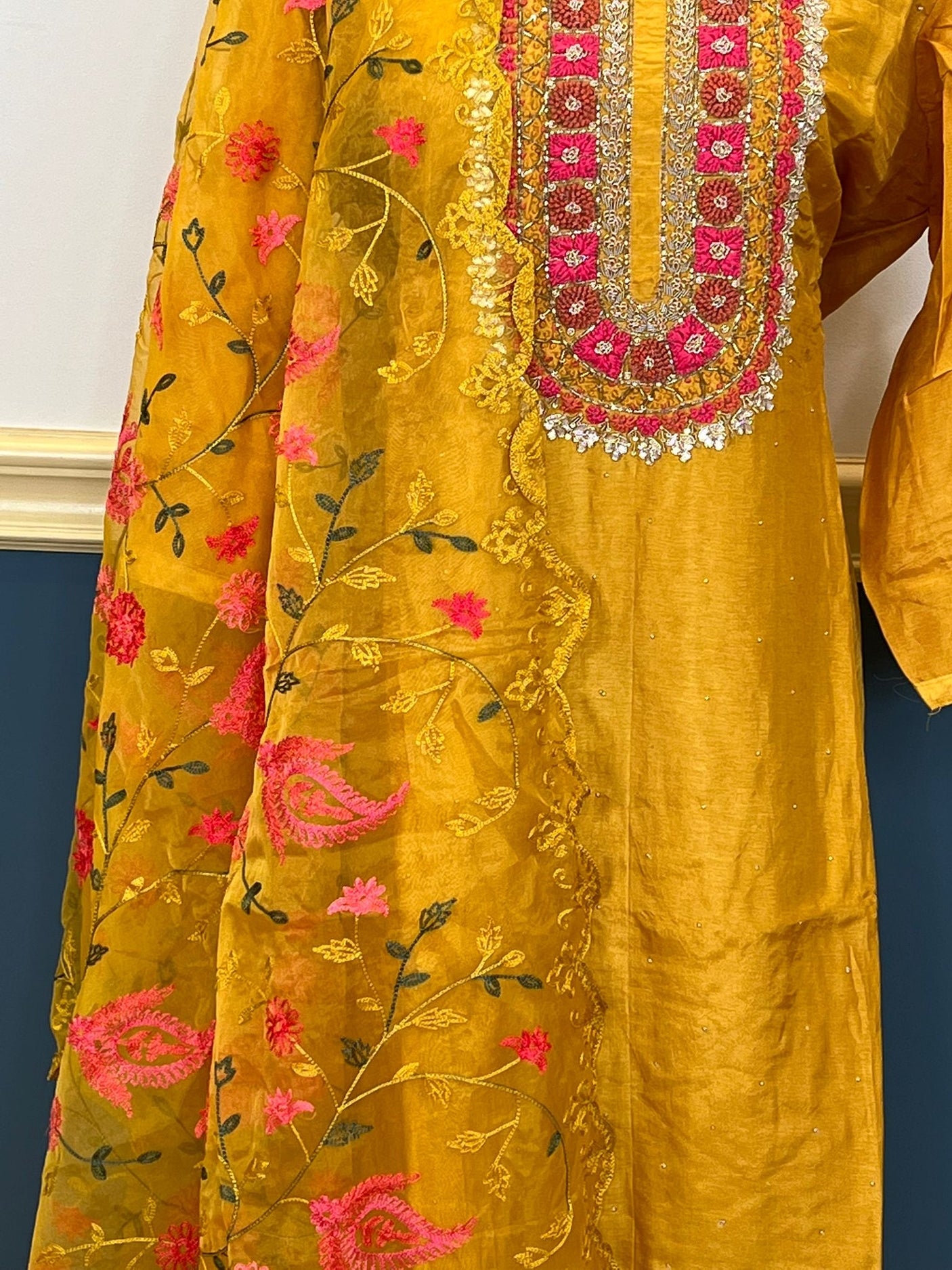 Pure zardousi Delhi Boutique