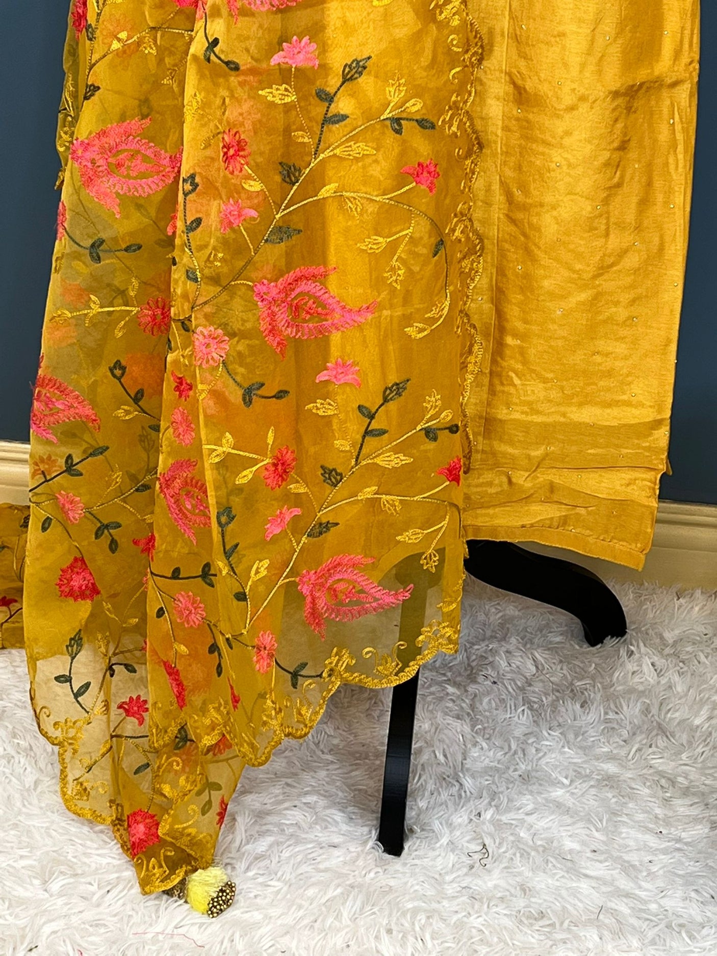 Pure zardousi Delhi Boutique