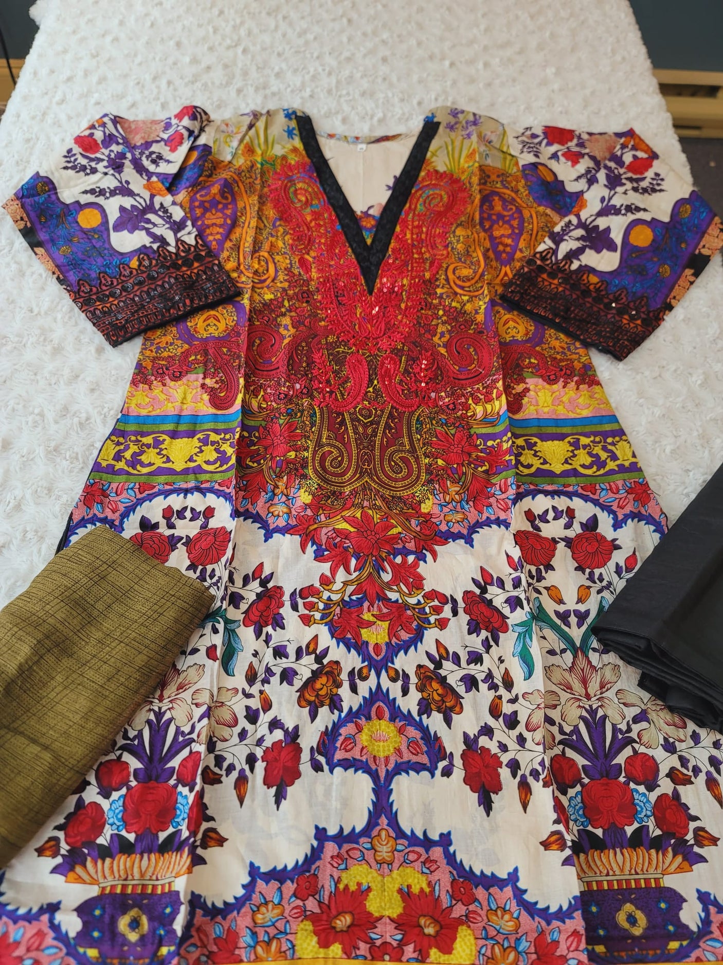 Pakistani Stitched lawn Embroidered Salwar kameez ready to ship