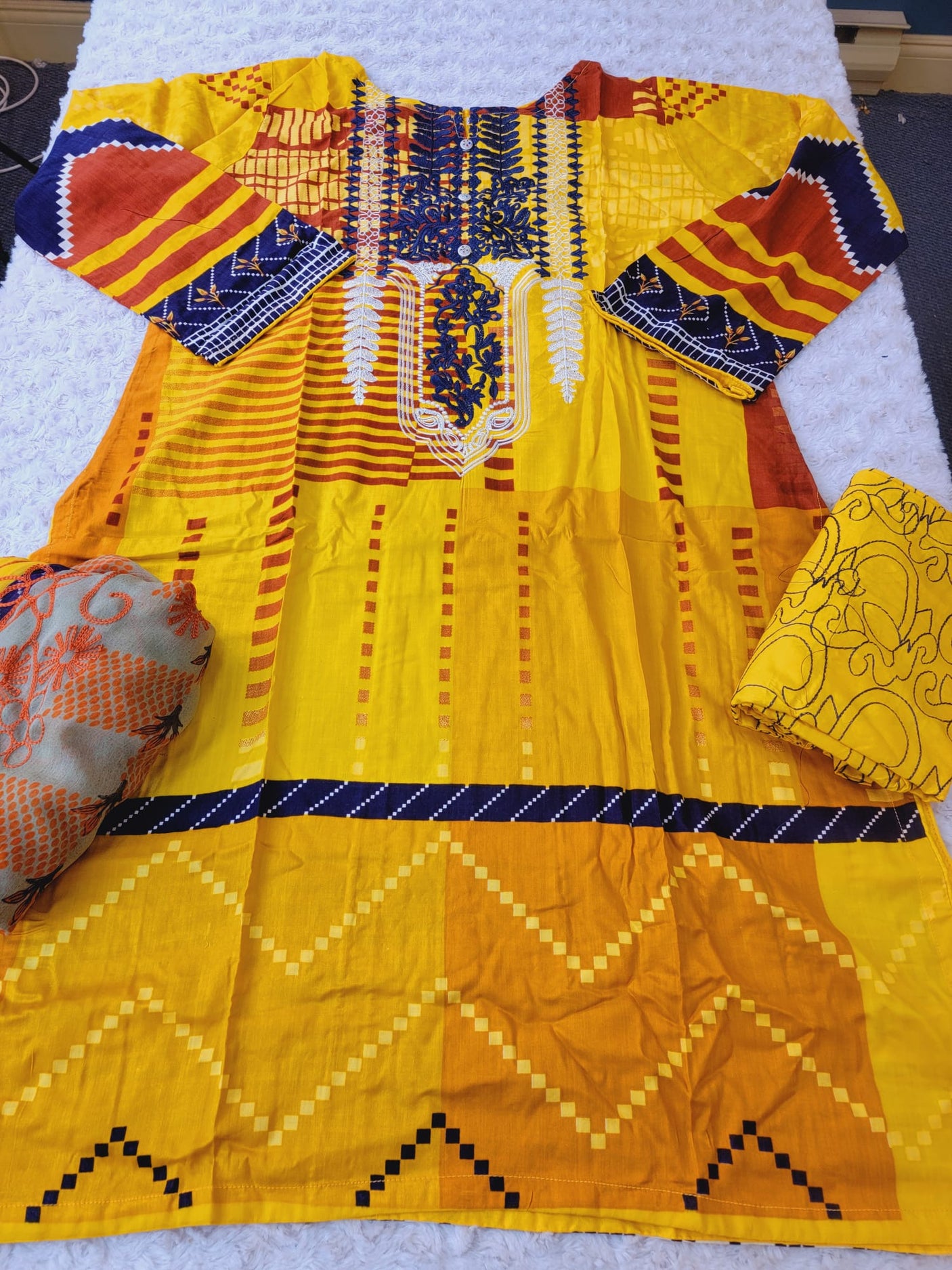 Pakistani linen Embroidered Salwar kameez Ready To Ship