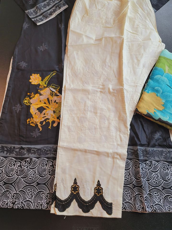 Pakistani linen Embroidered Salwar kameez Ready To Ship