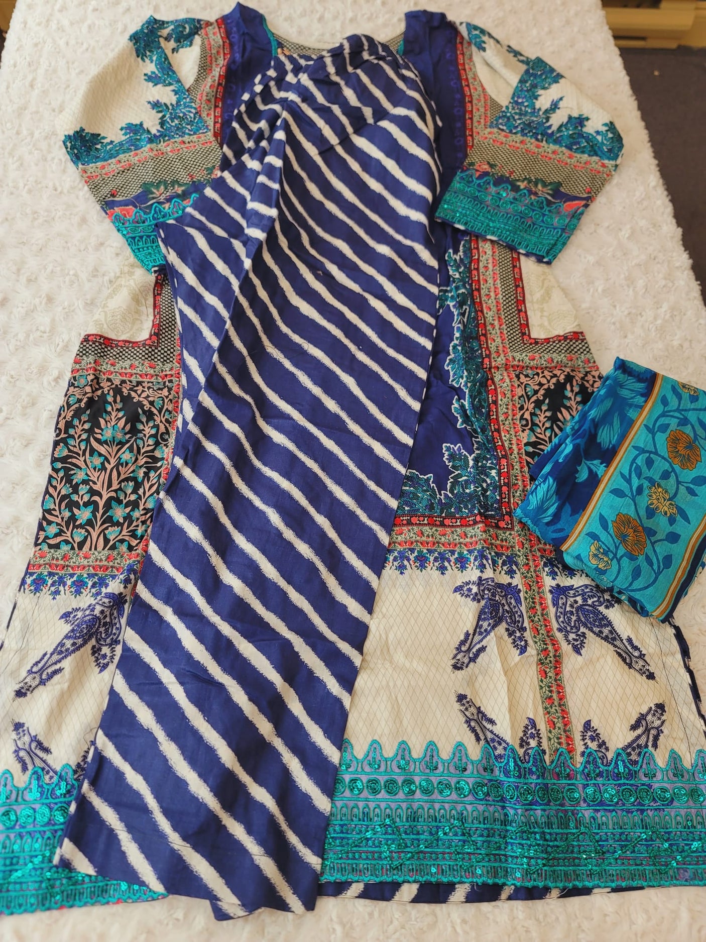 Pakistani Stitched lawn Embroidered Salwar kameez ready to ship