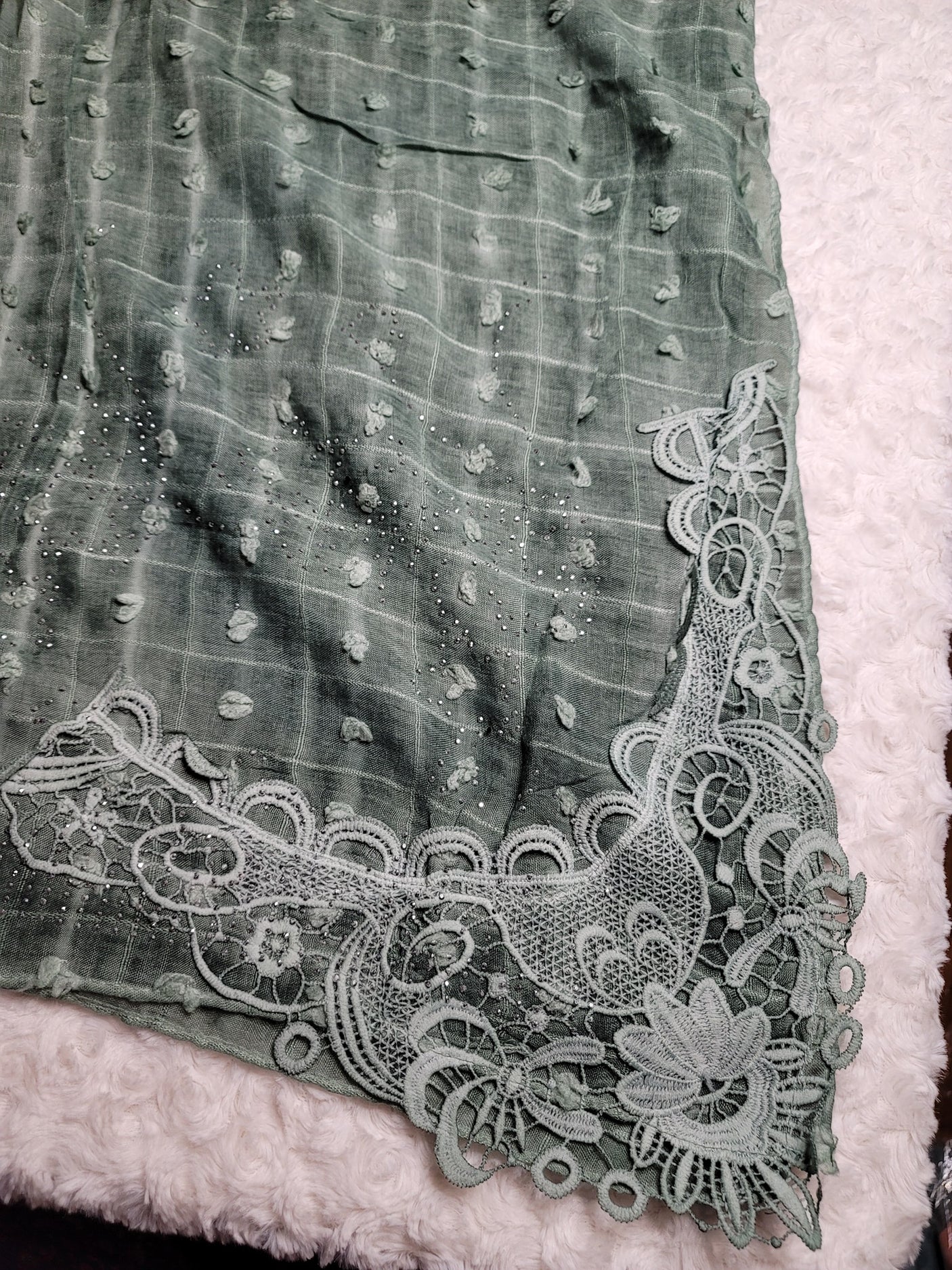Super soft party hijab.