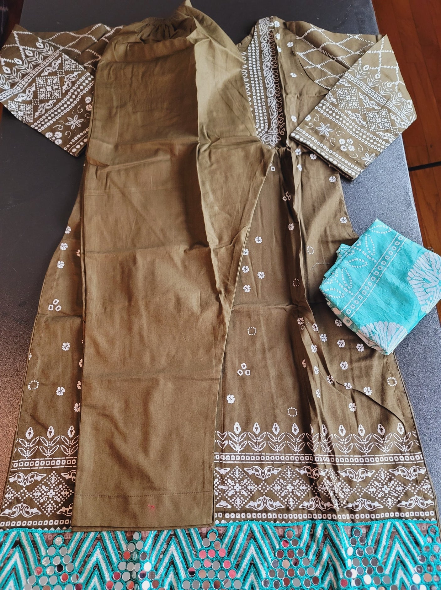 Pakistani Lawn Embroidered Salwar kameez Ready To Ship