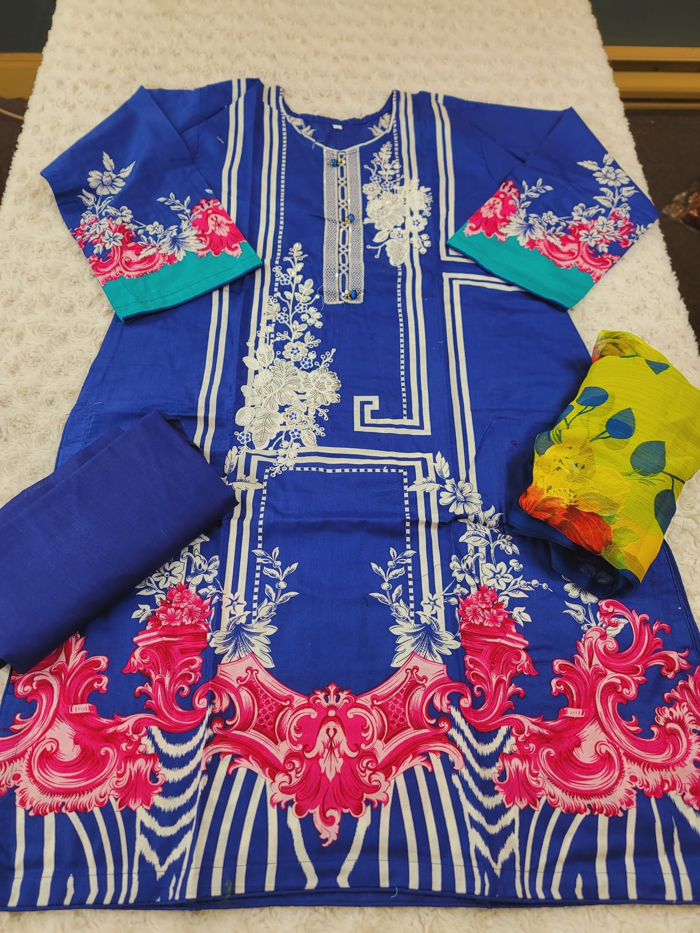 Pakistani Stitched Printed Lawn Salwar kameez ready to ship