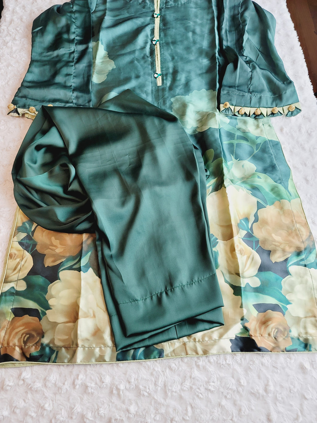 Falgun and valentine special. Super soft pakistani silk kurti