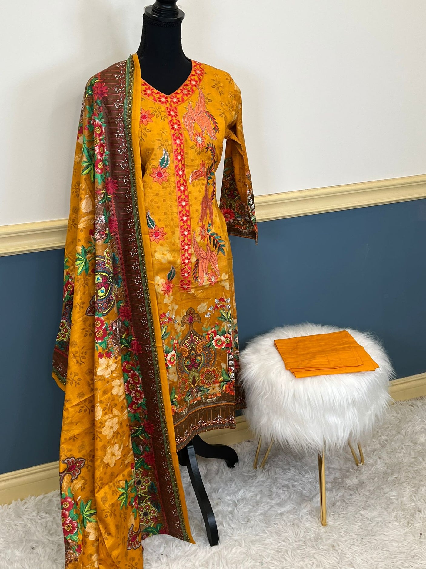 Pakistani Stitched Embroidered lawn Salwar kameez ready to ship