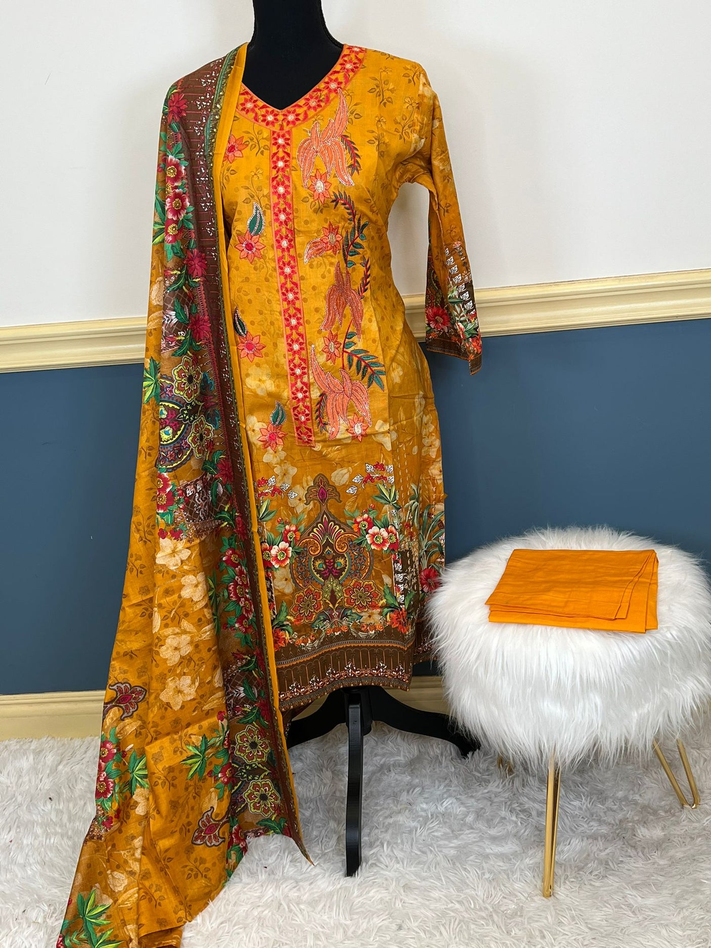 Pakistani Stitched Embroidered lawn Salwar kameez ready to ship