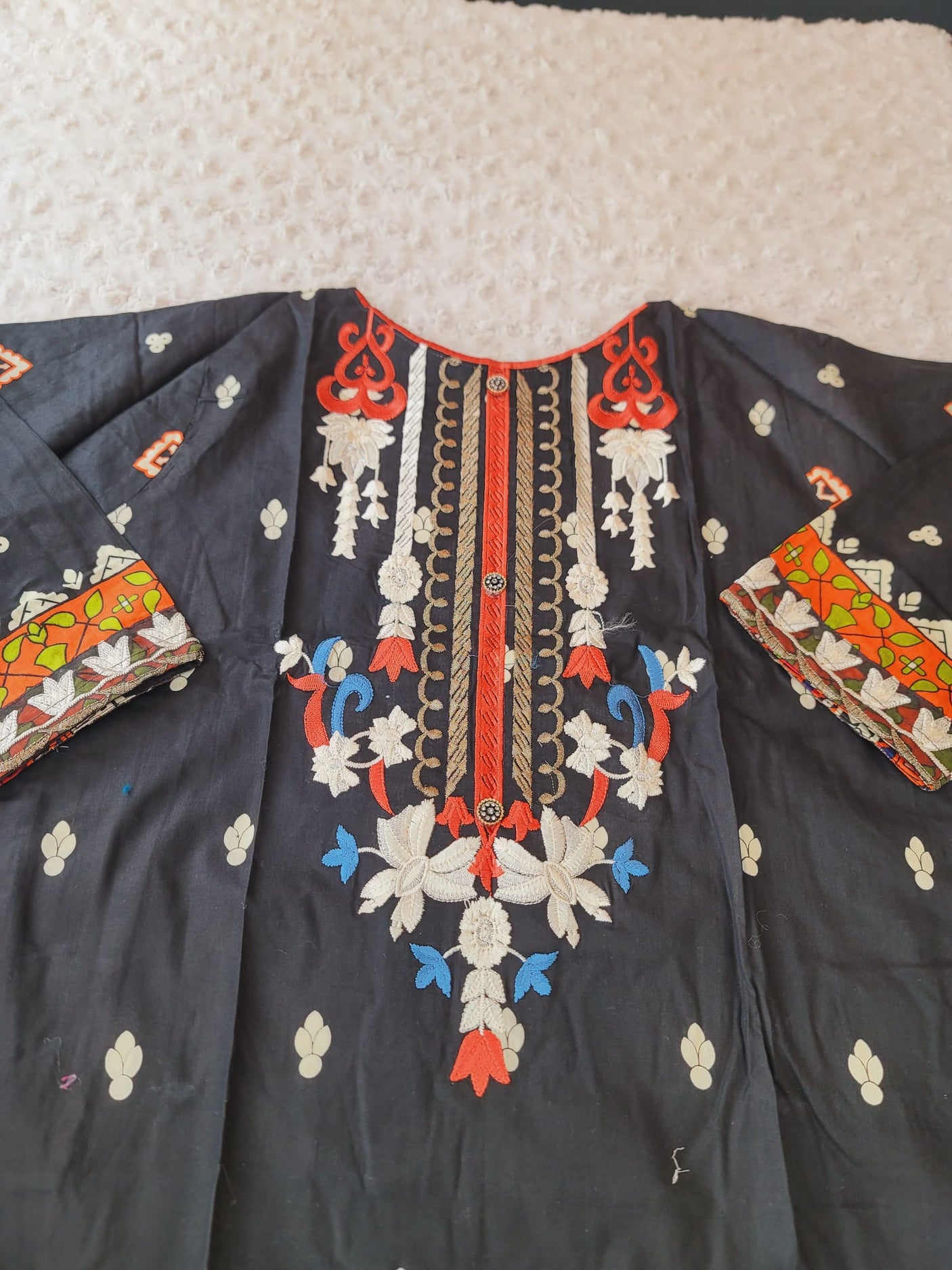 Pakistani Stitched lawn Embroidered Salwar kameez ready to ship