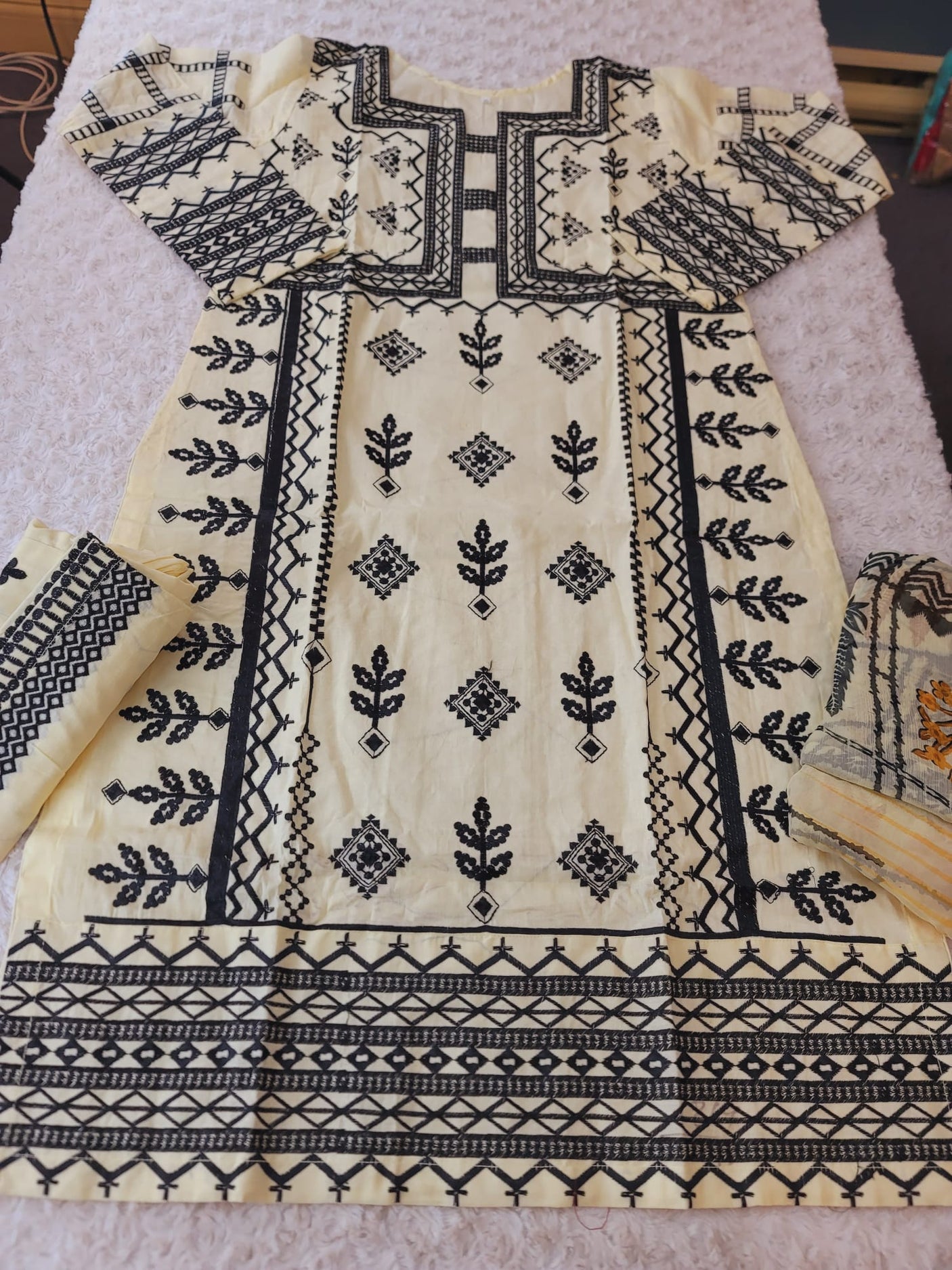 Pakistani Stitched lawn Embroidered Salwar kameez ready to ship