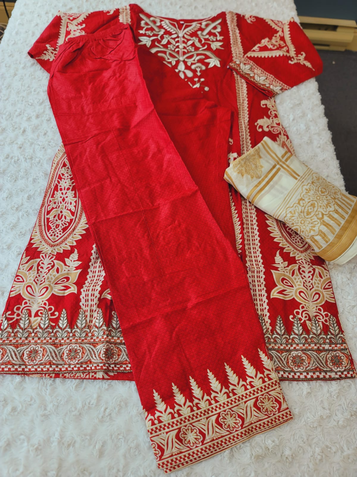 Pakistani Stitched lawn Embroidered Salwar kameez ready to ship