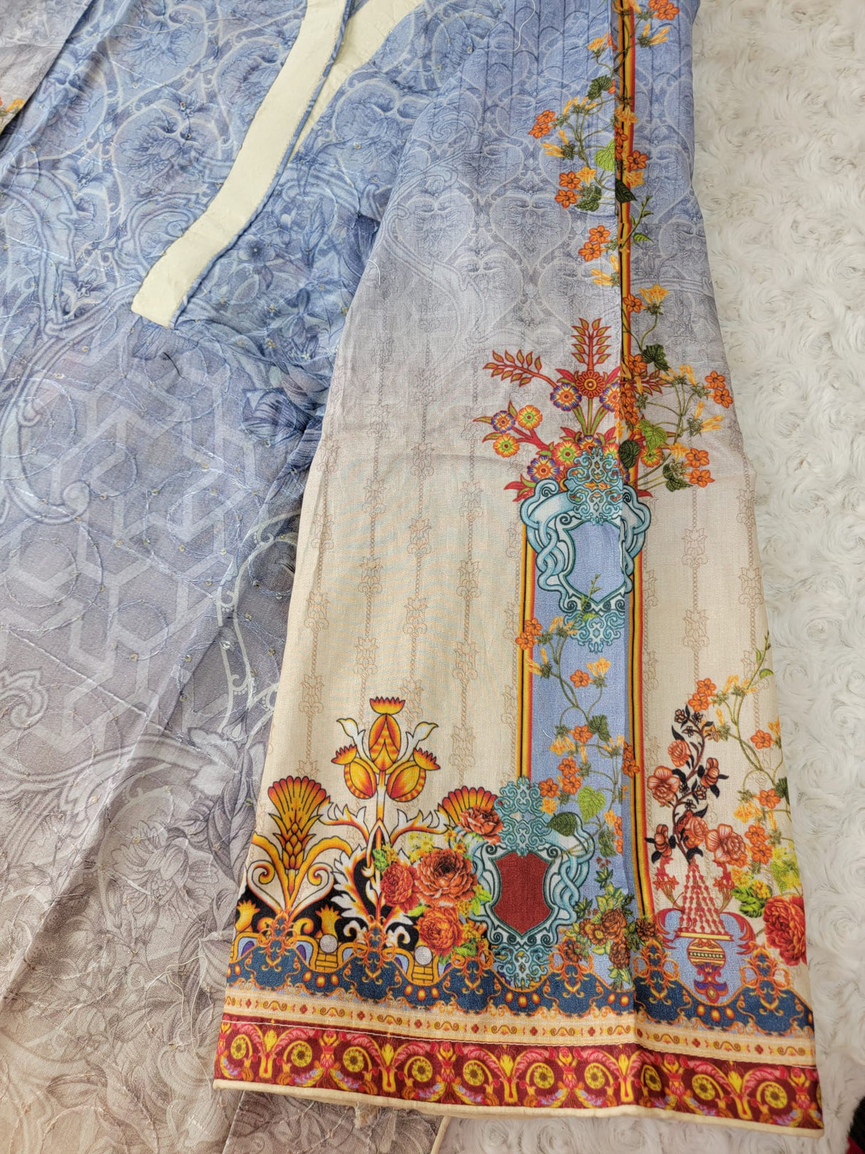 Luxury lawn with pure chiffon dupatta- Ready To Ship