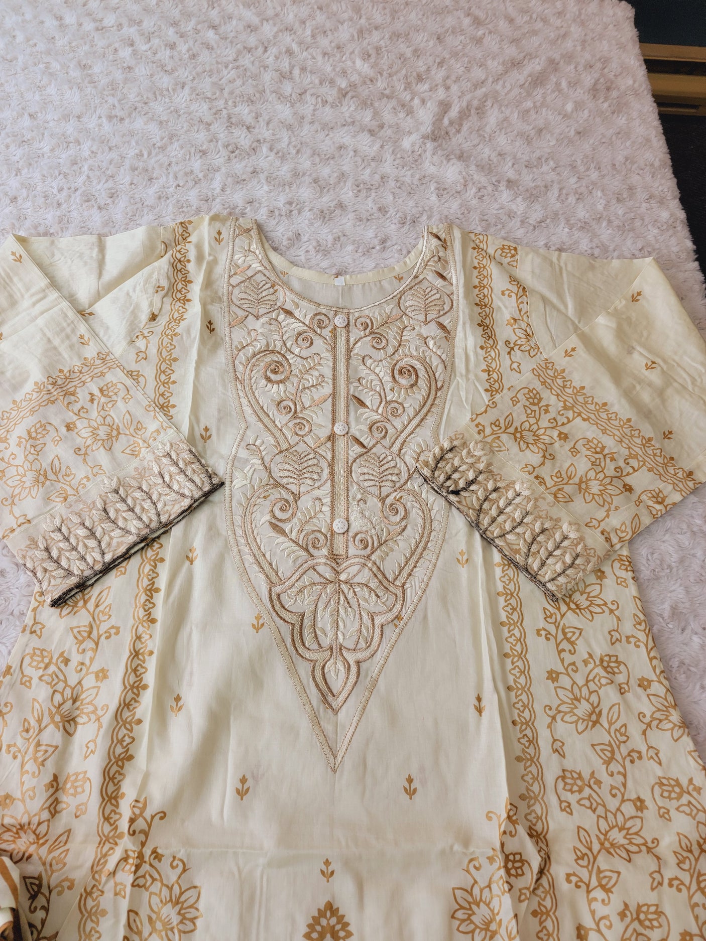 Pakistani Stitched lawn Embroidered Salwar kameez ready to ship