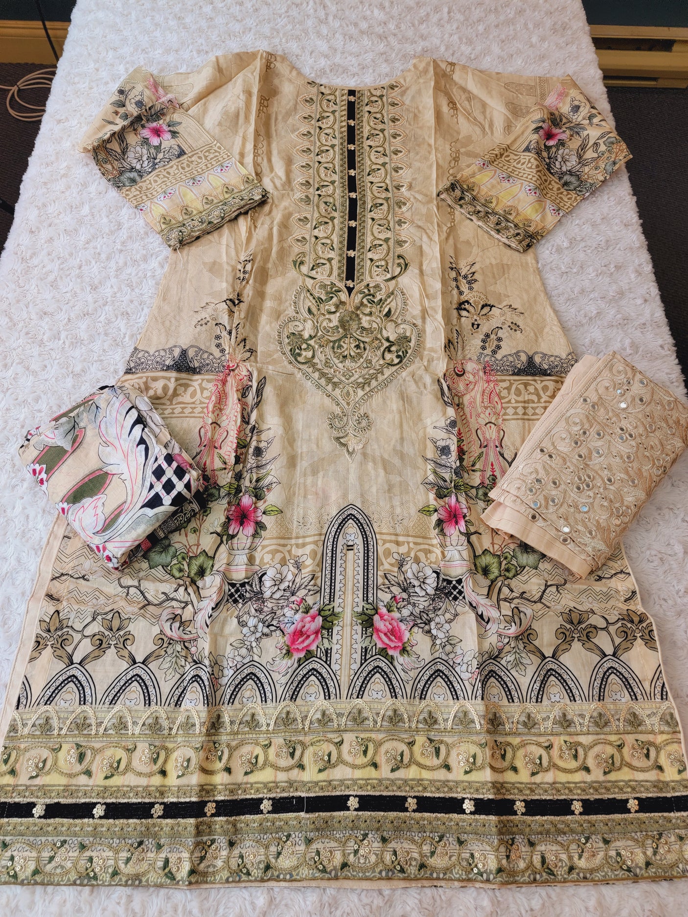 Pakistani Stitched lawn Embroidered Salwar kameez ready to ship