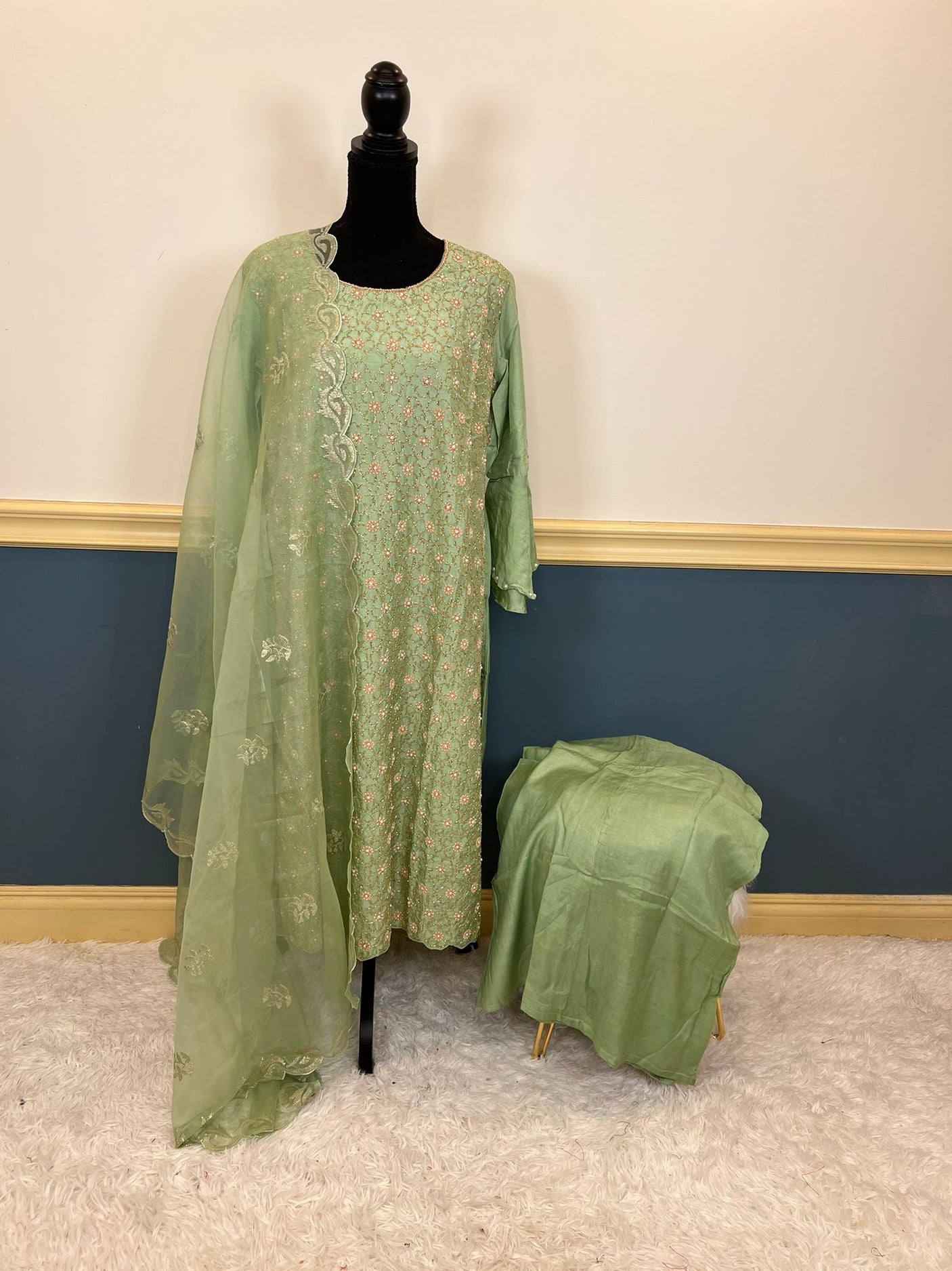 Pure zardousi Delhi Boutique