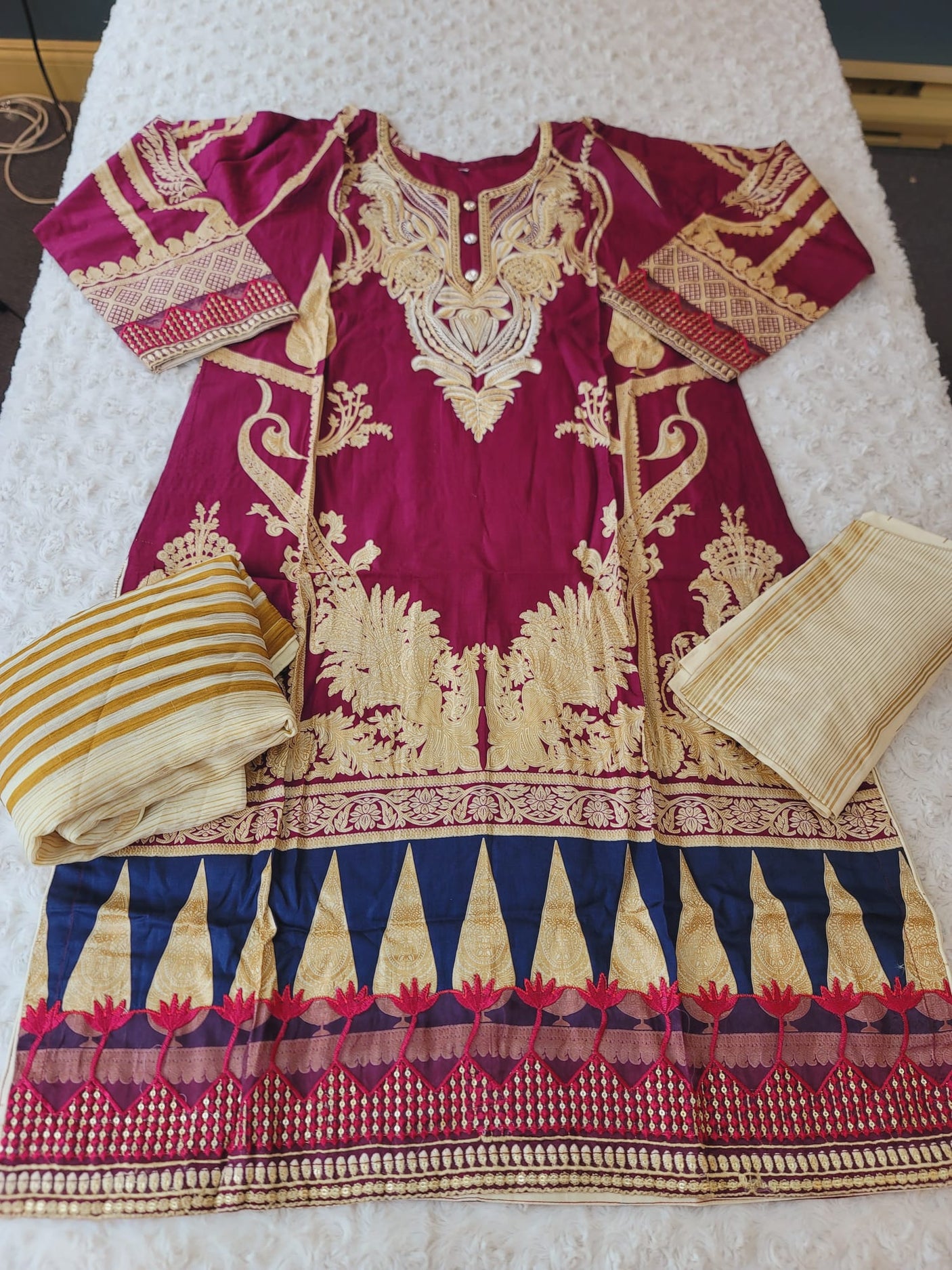 Pakistani Stitched lawn Embroidered Salwar kameez ready to ship