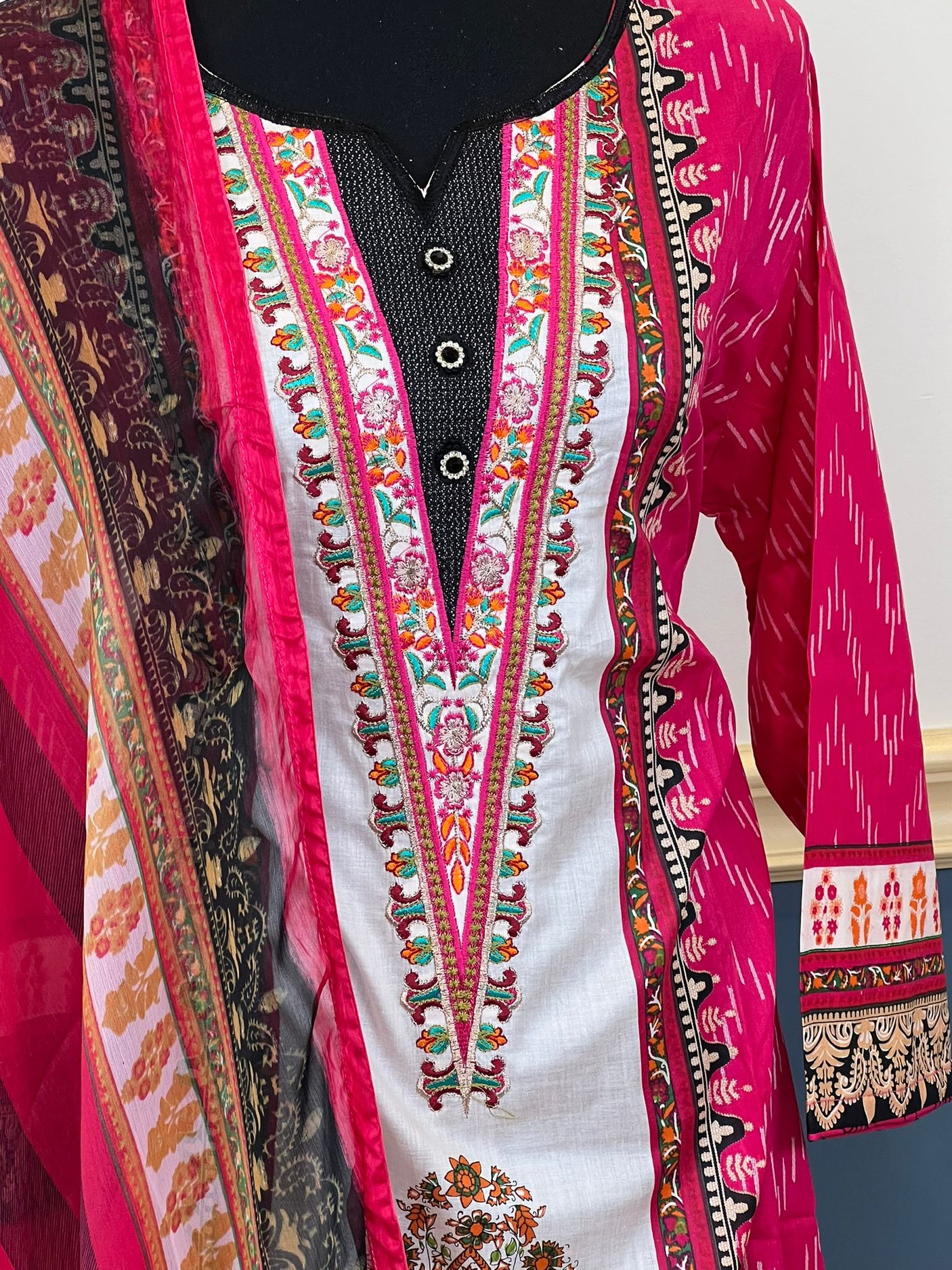Pakistani Stitched lawn Embroidered Salwar kameez ready to ship
