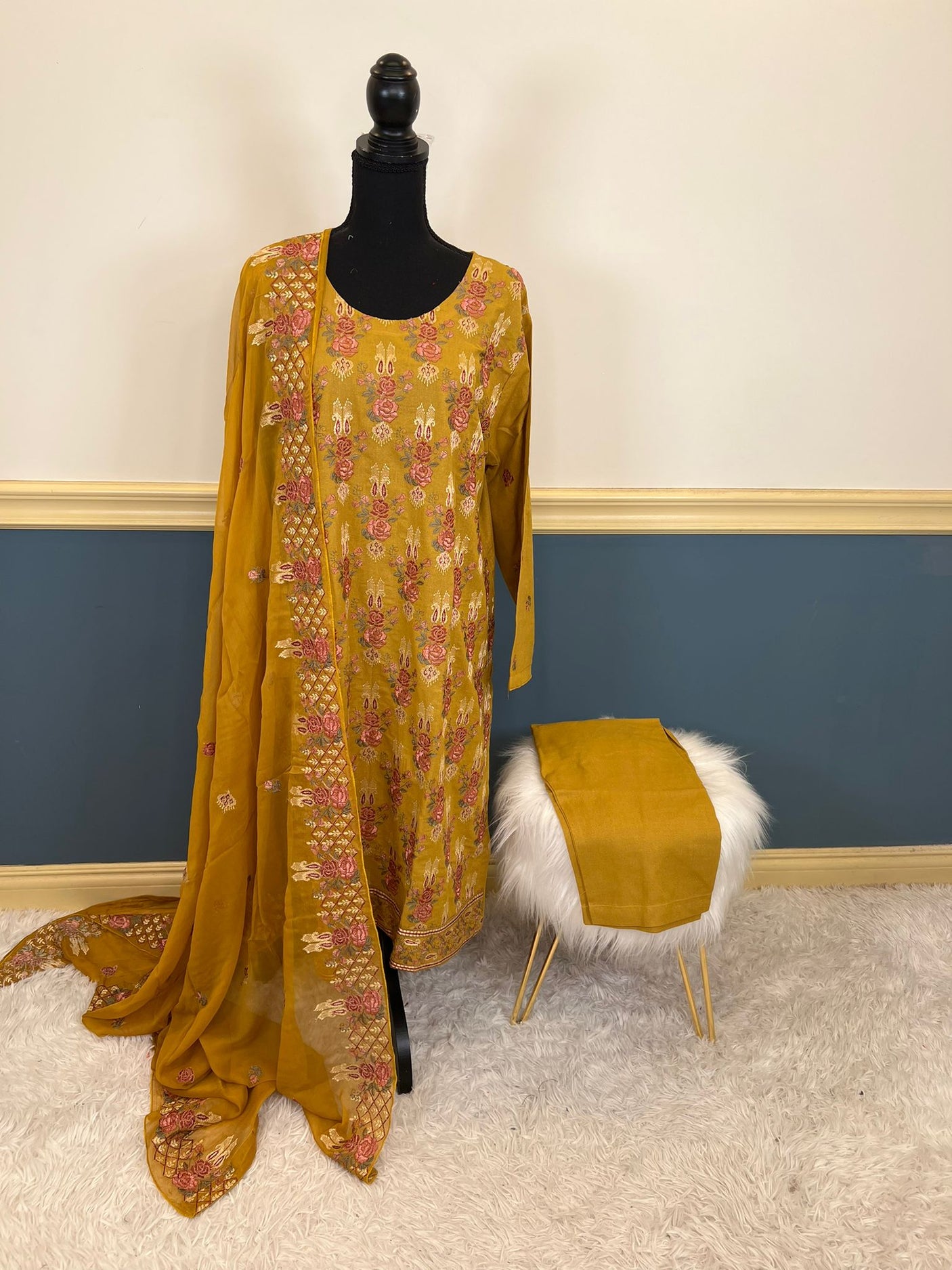 Pakistani Stitched Luxury Embroidered lawn Salwar kameez ready to ship