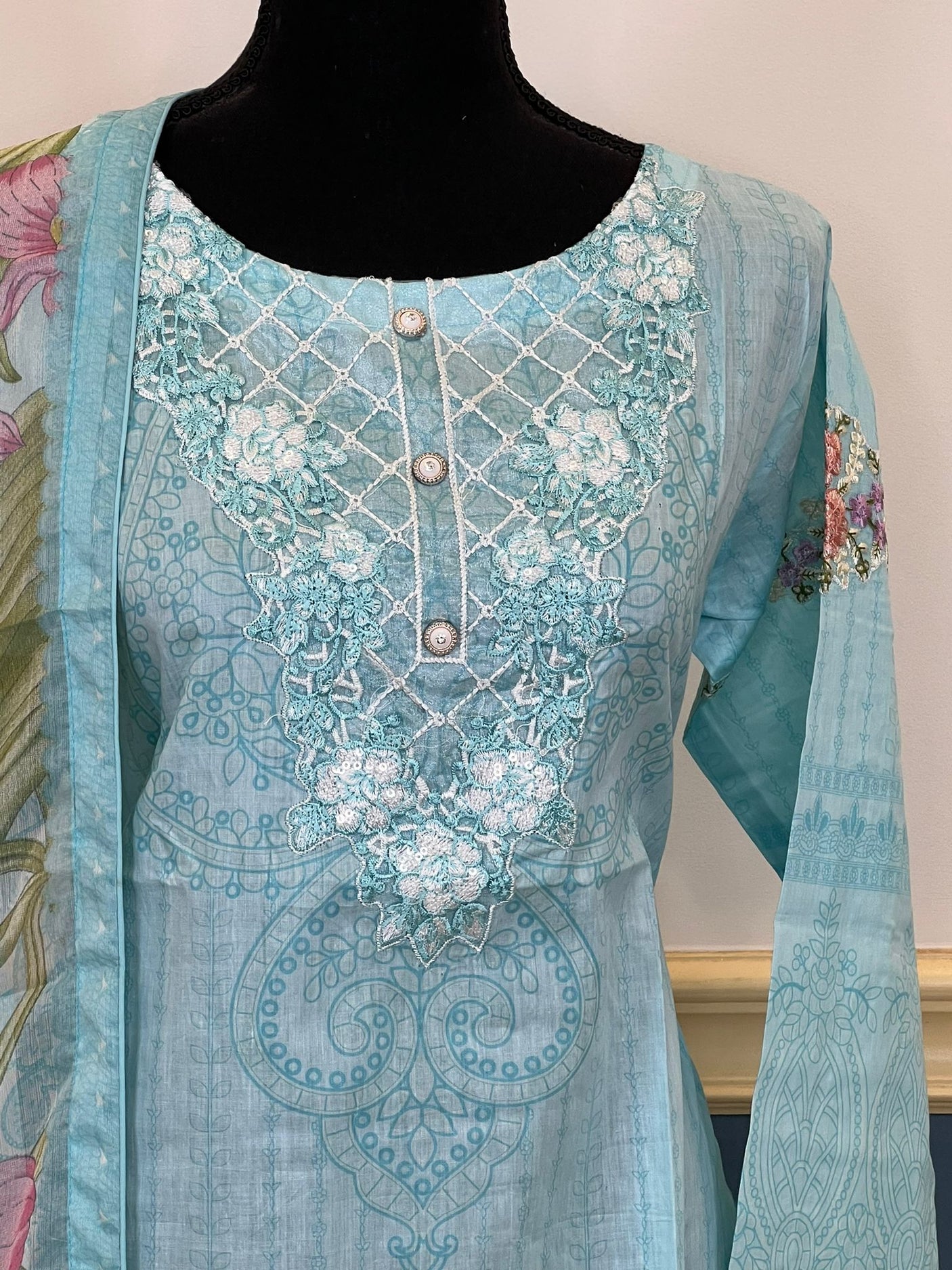 Pakistani Stitched Embroidered lawn Salwar kameez ready to ship