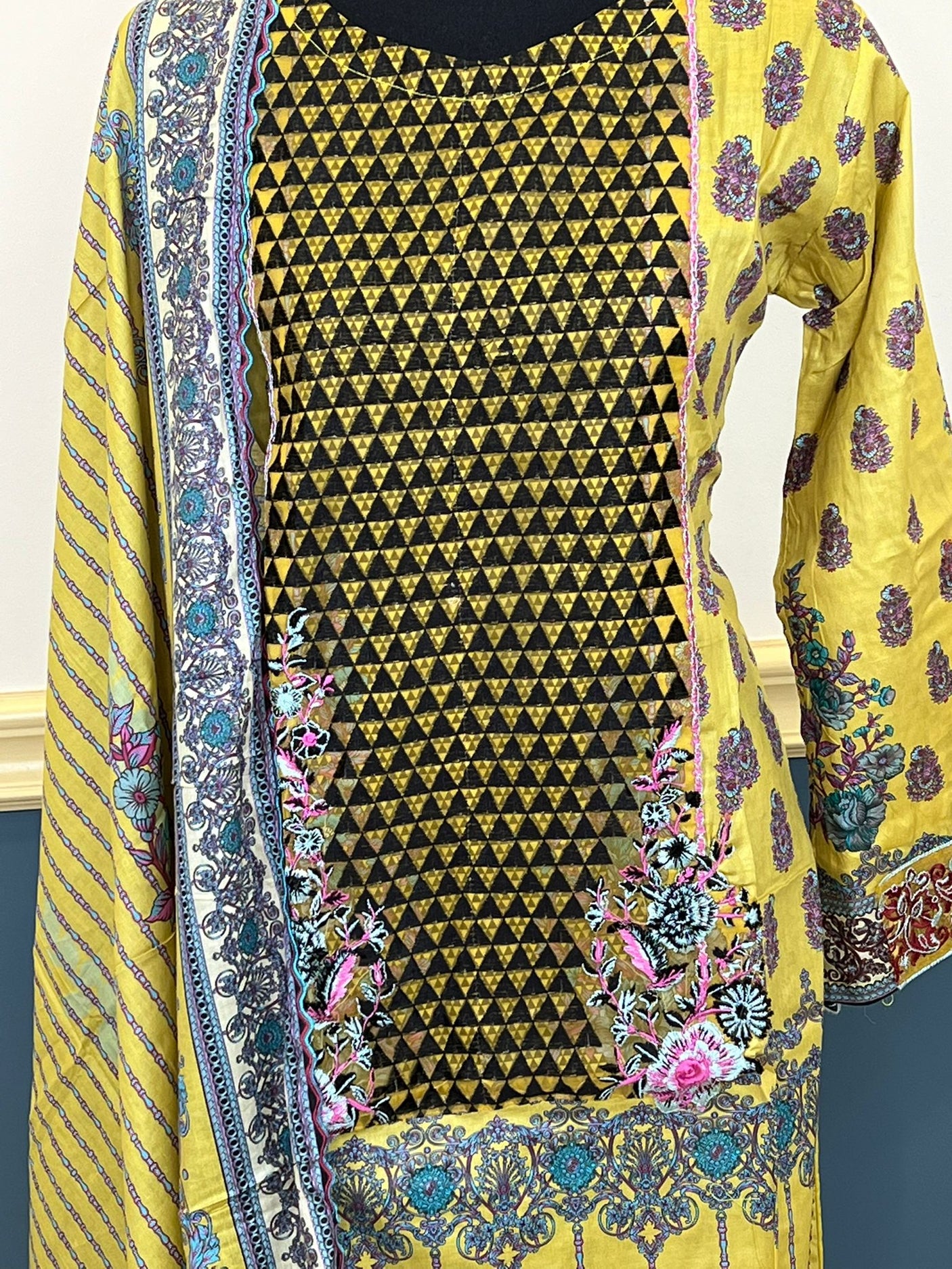 Pakistani Stitched lawn Embroidered Salwar kameez ready to ship