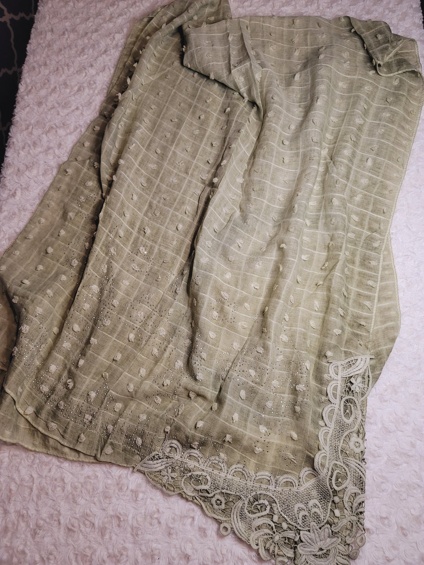 Super soft party hijab.