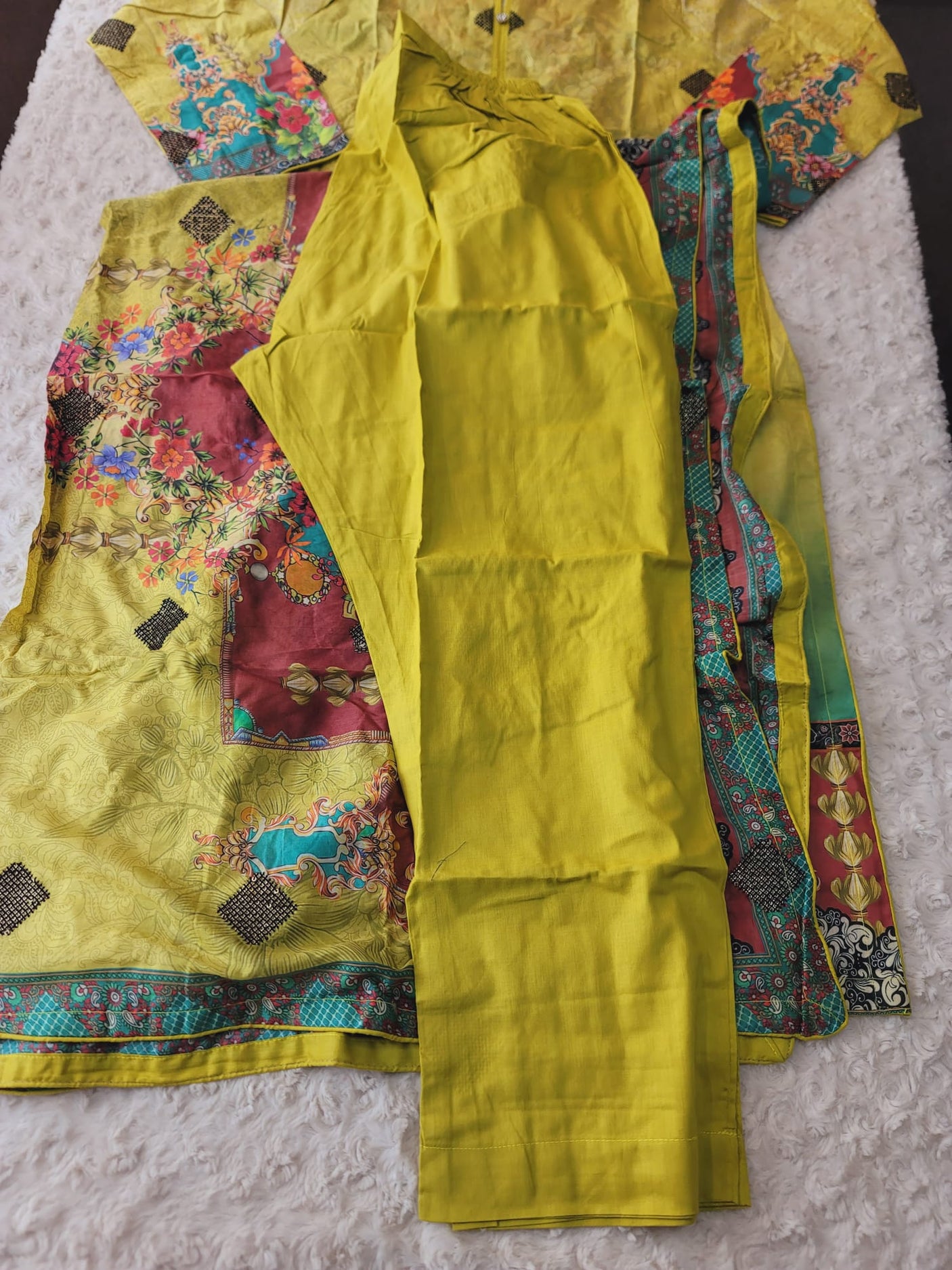 Pakistani Stitched lawn Embroidered Salwar kameez ready to ship