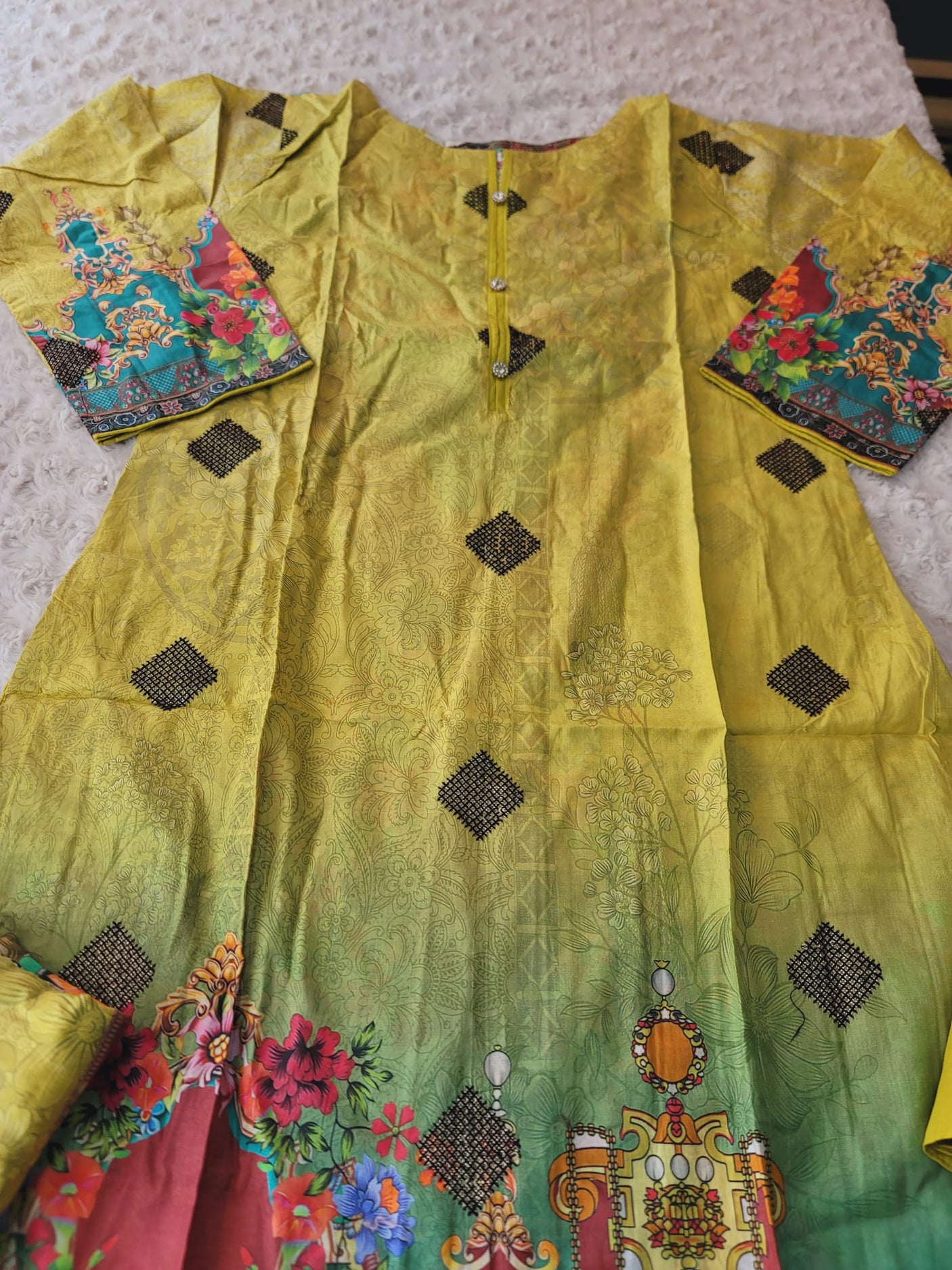 Pakistani Stitched lawn Embroidered Salwar kameez ready to ship