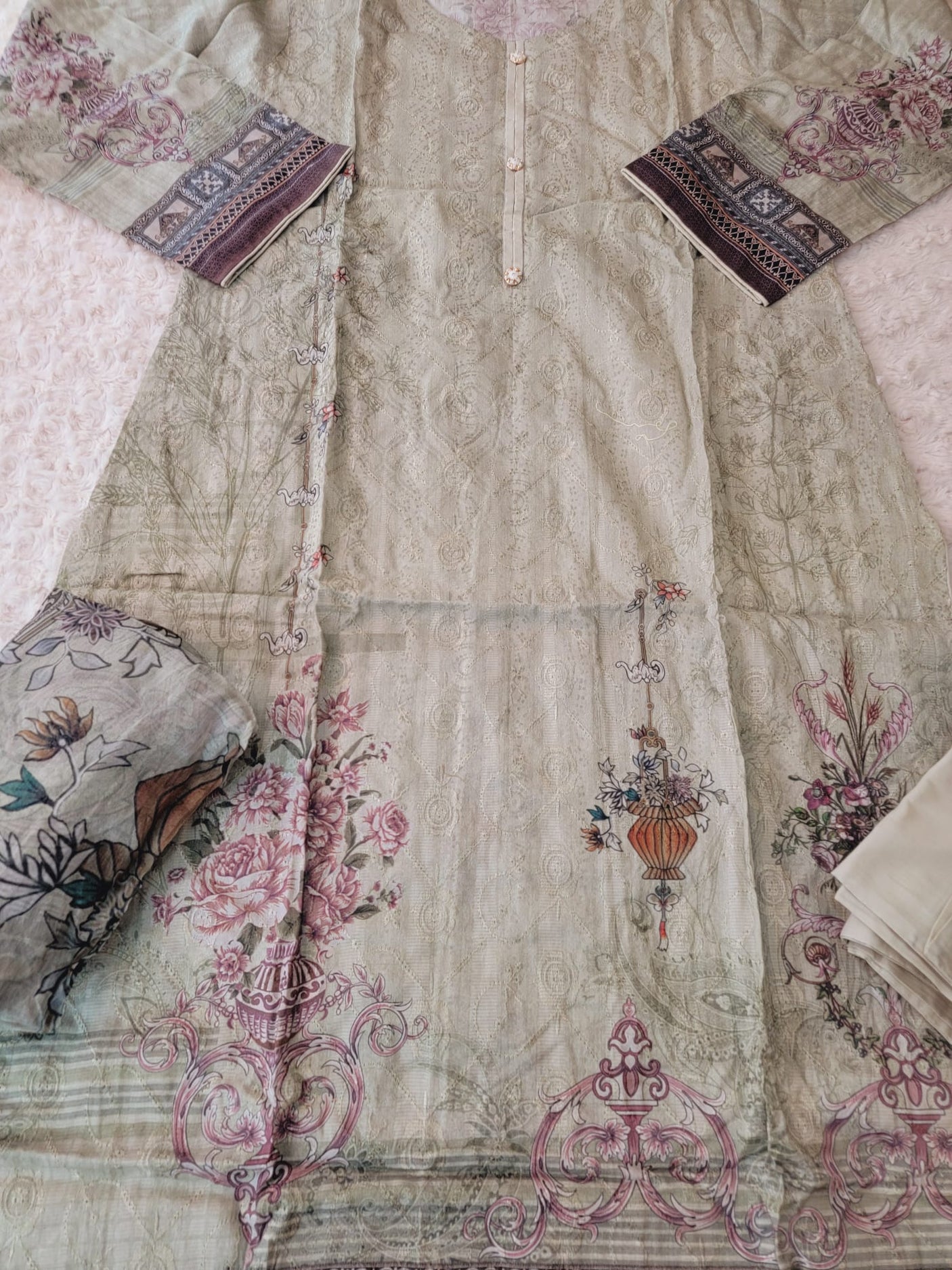 Pakistani Stitched lawn Embroidered Salwar kameez ready to ship