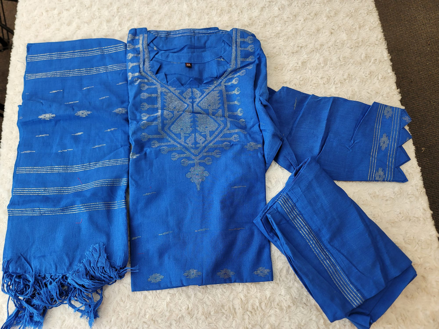 Bangladeshi Jamdani salwar kamiz