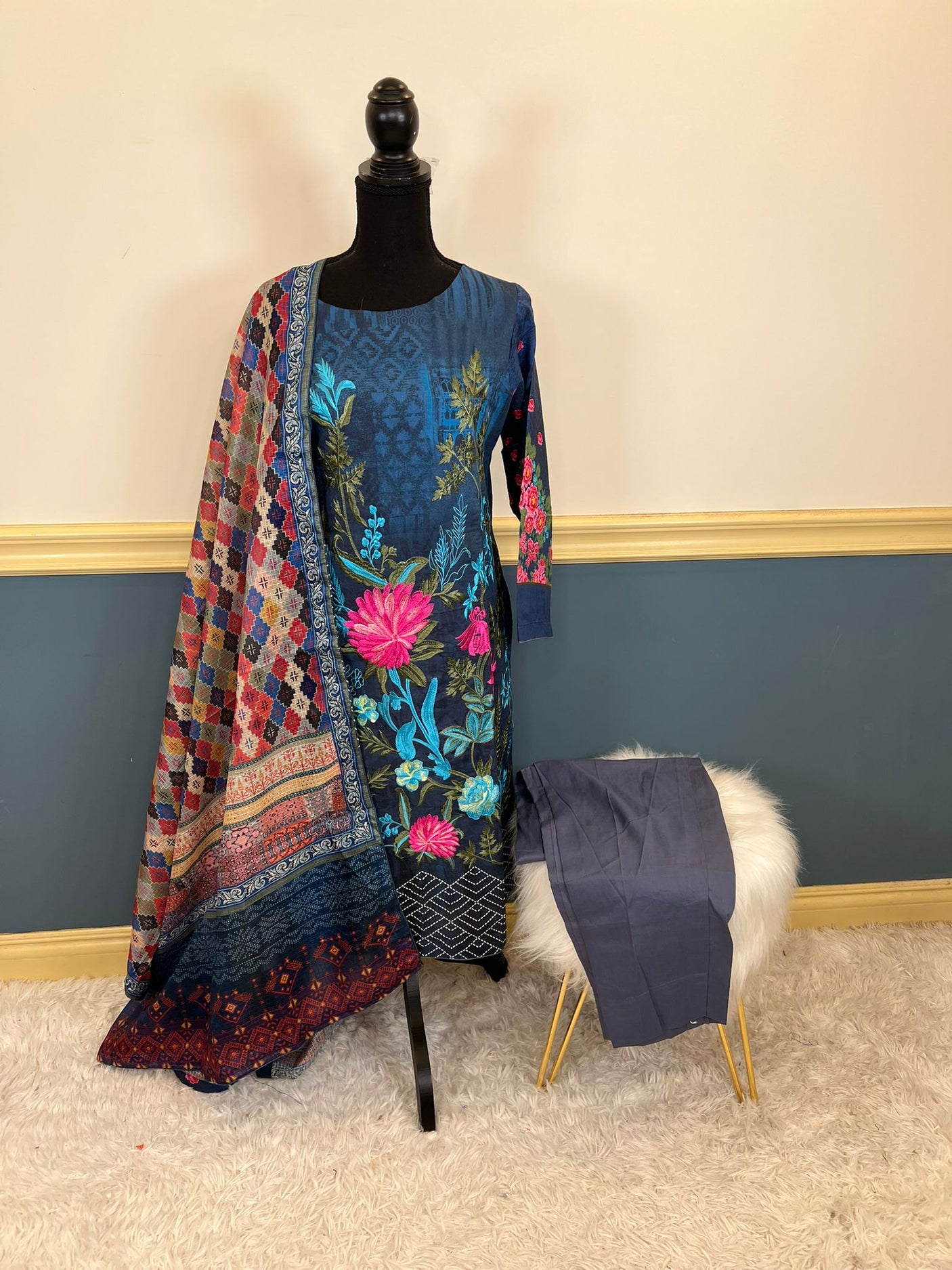 Pakistani Stitched Luxury Embroidered lawn Salwar kameez ready to ship