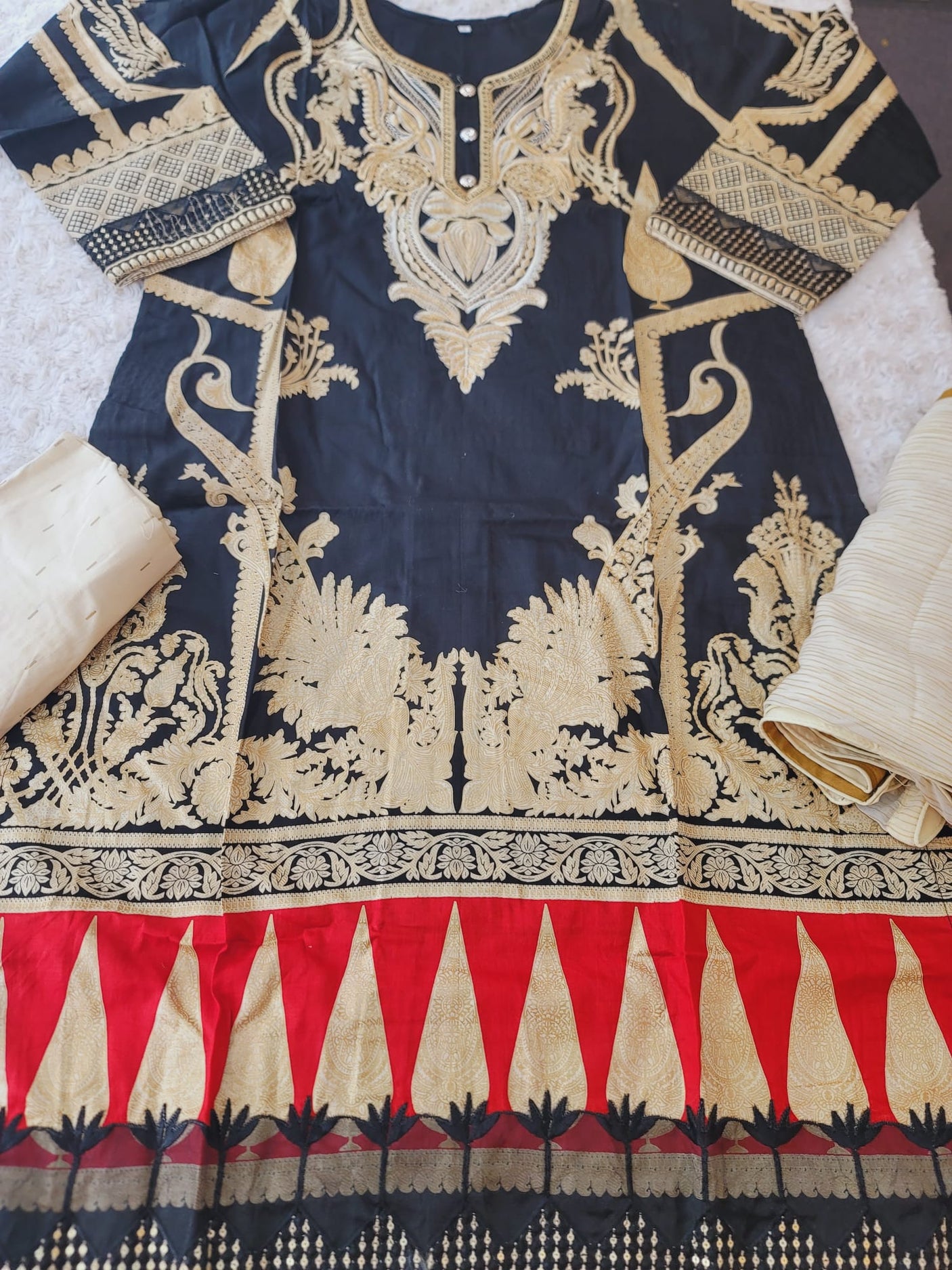 Pakistani Stitched lawn Embroidered Salwar kameez ready to ship