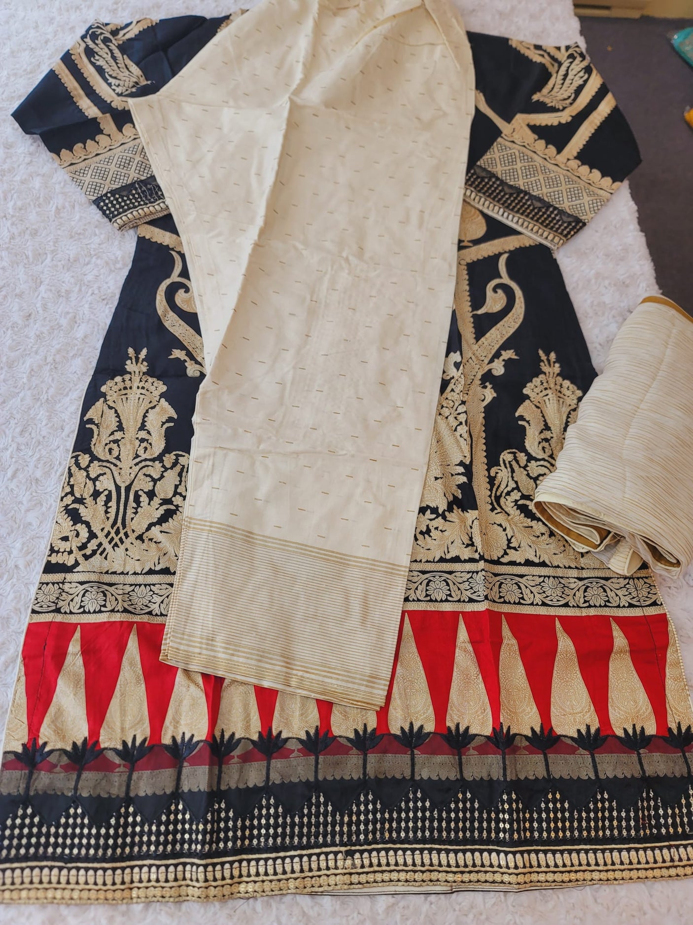 Pakistani Stitched lawn Embroidered Salwar kameez ready to ship