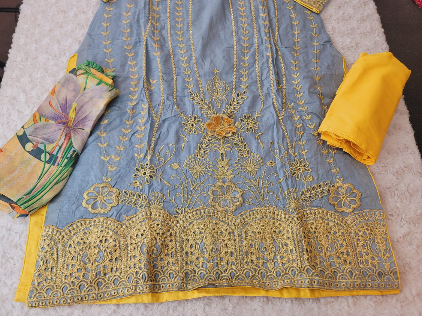 Pakistani Stitched Embroidered luxury lawn Dresses With Silk Dupatta Ready To Ship