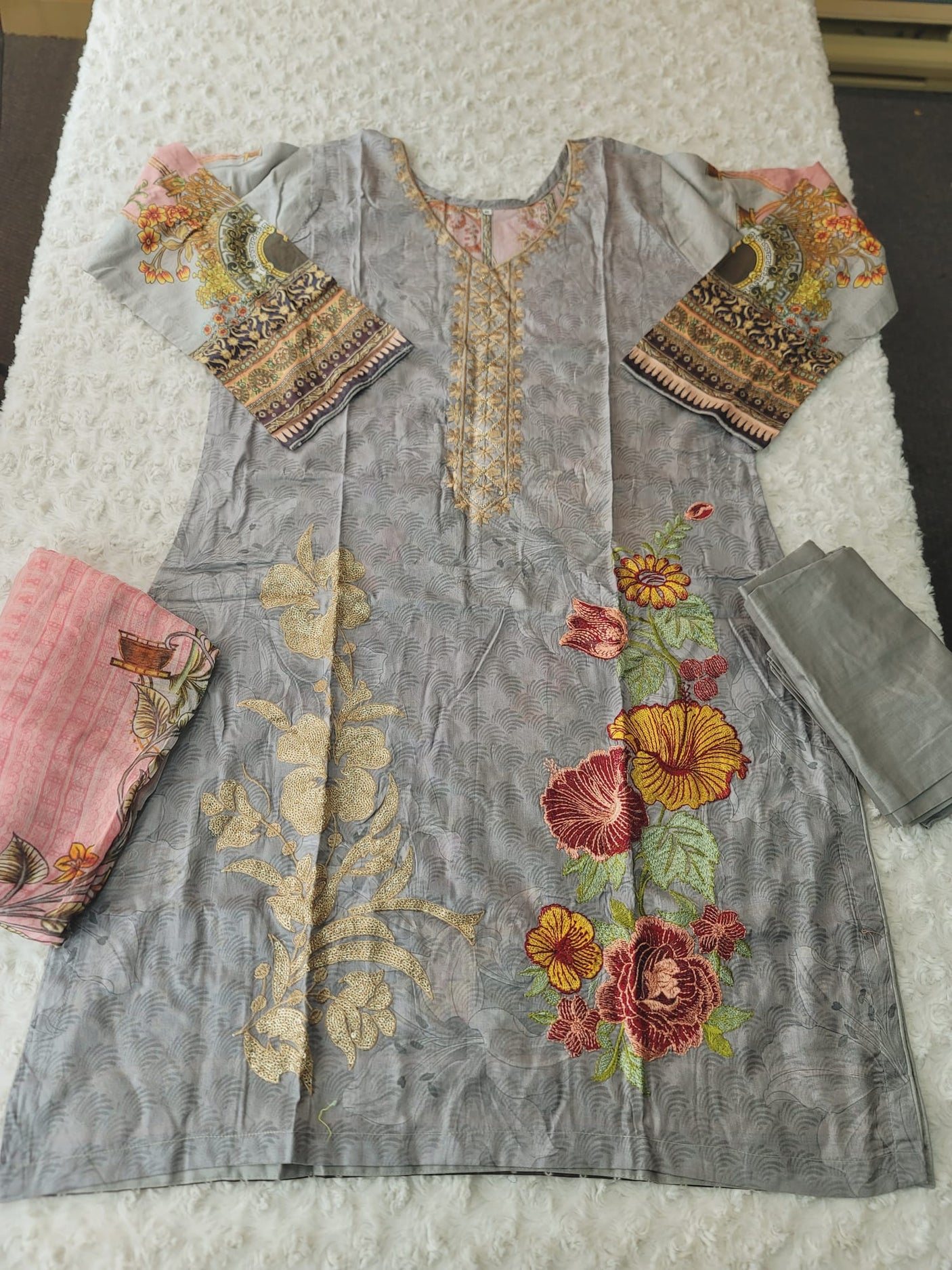 Pakistani Stitched lawn Embroidered Salwar kameez ready to ship