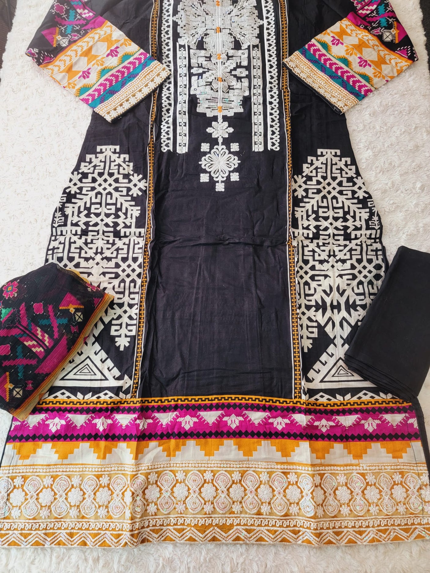 Pakistani Stitched lawn Embroidered Salwar kameez ready to ship