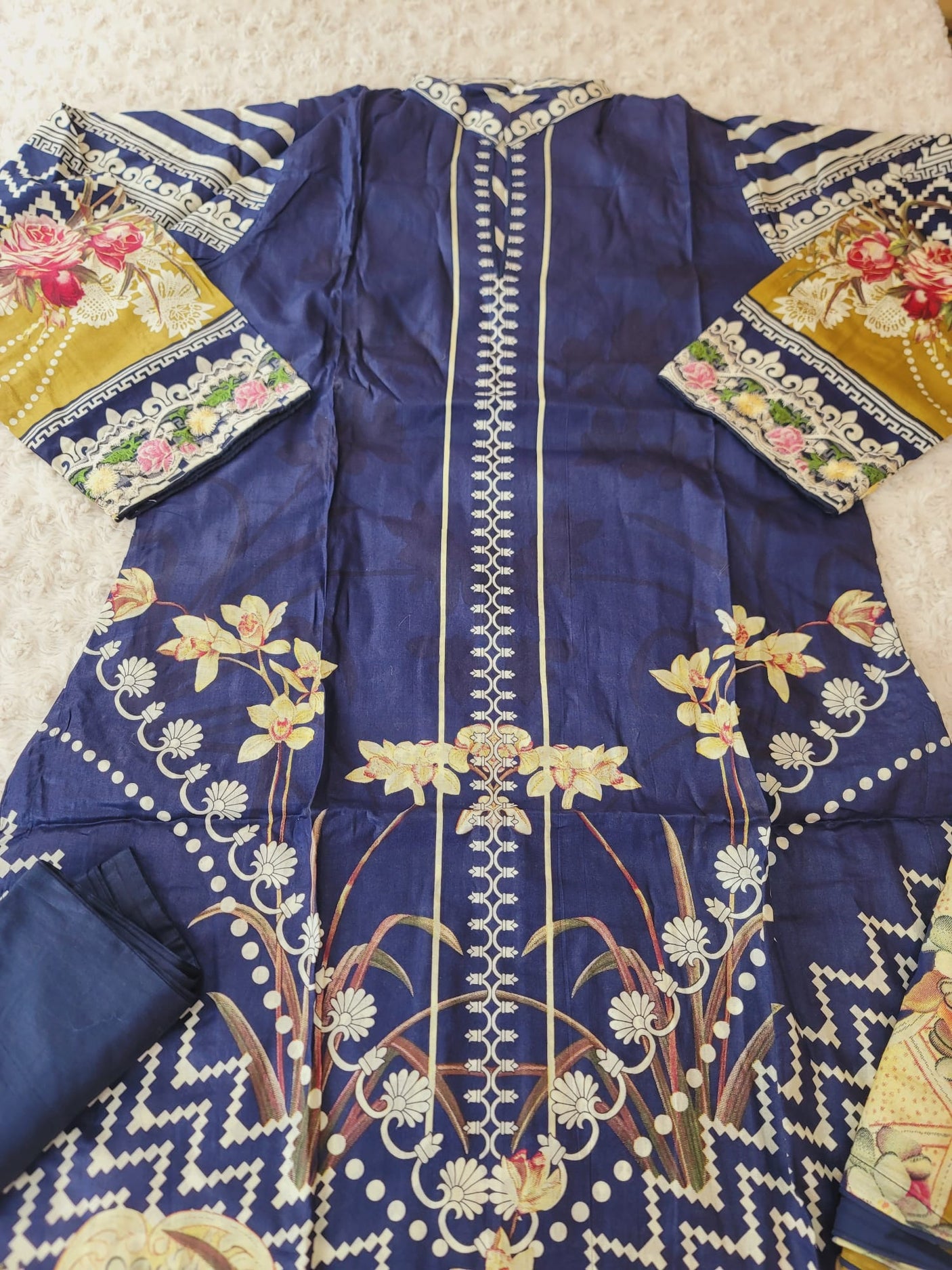 Pakistani Stitched lawn Embroidered Salwar kameez ready to ship