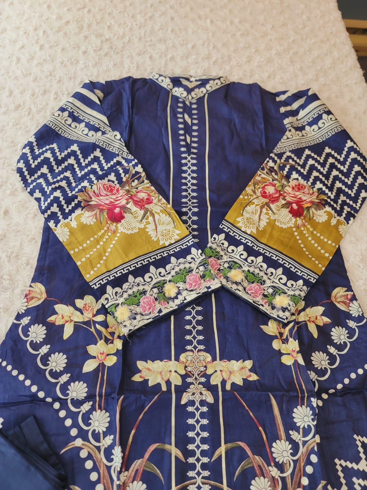 Pakistani Stitched lawn Embroidered Salwar kameez ready to ship