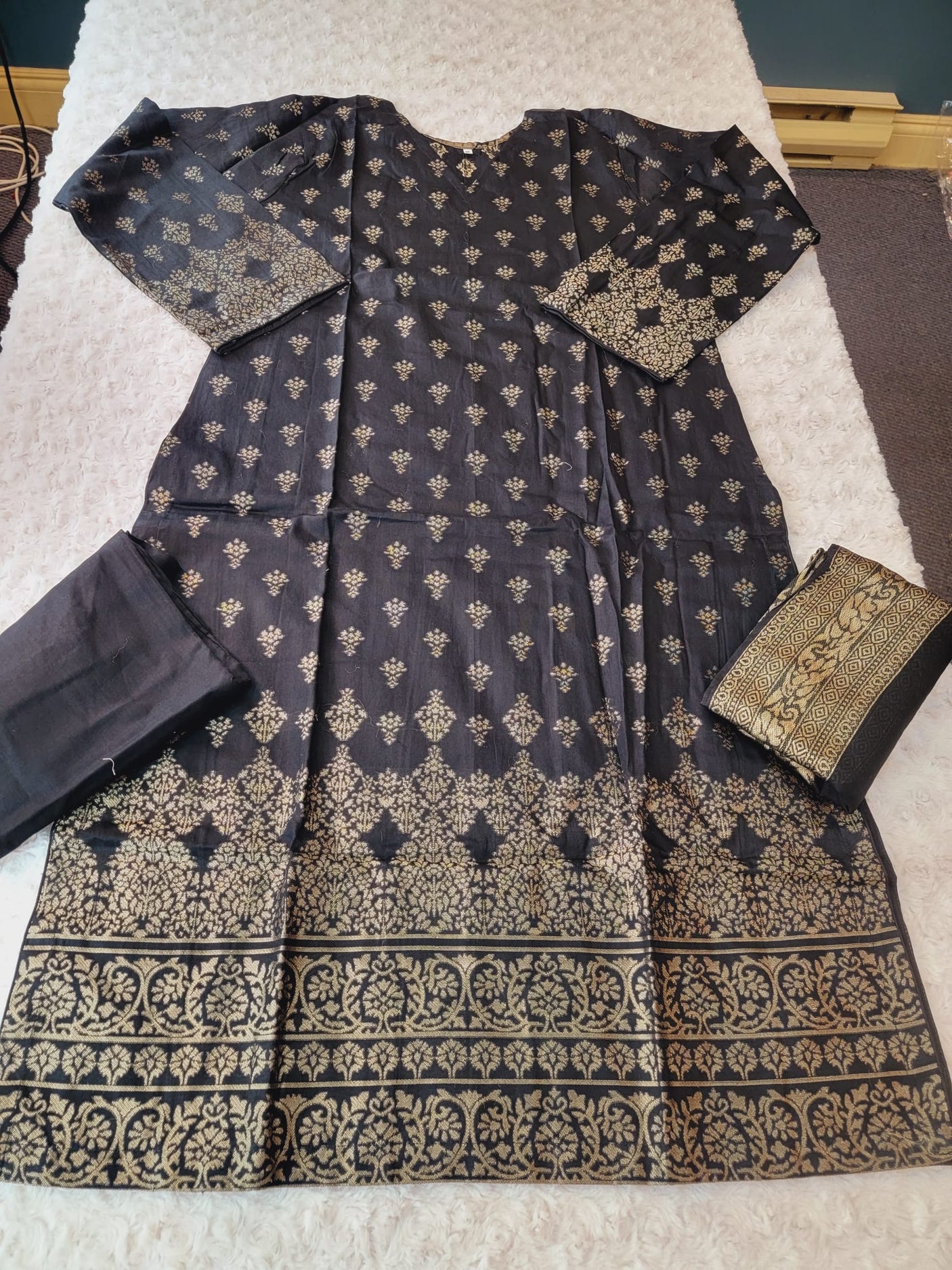 Pakistani Stitched lawn Embroidered Salwar kameez ready to ship