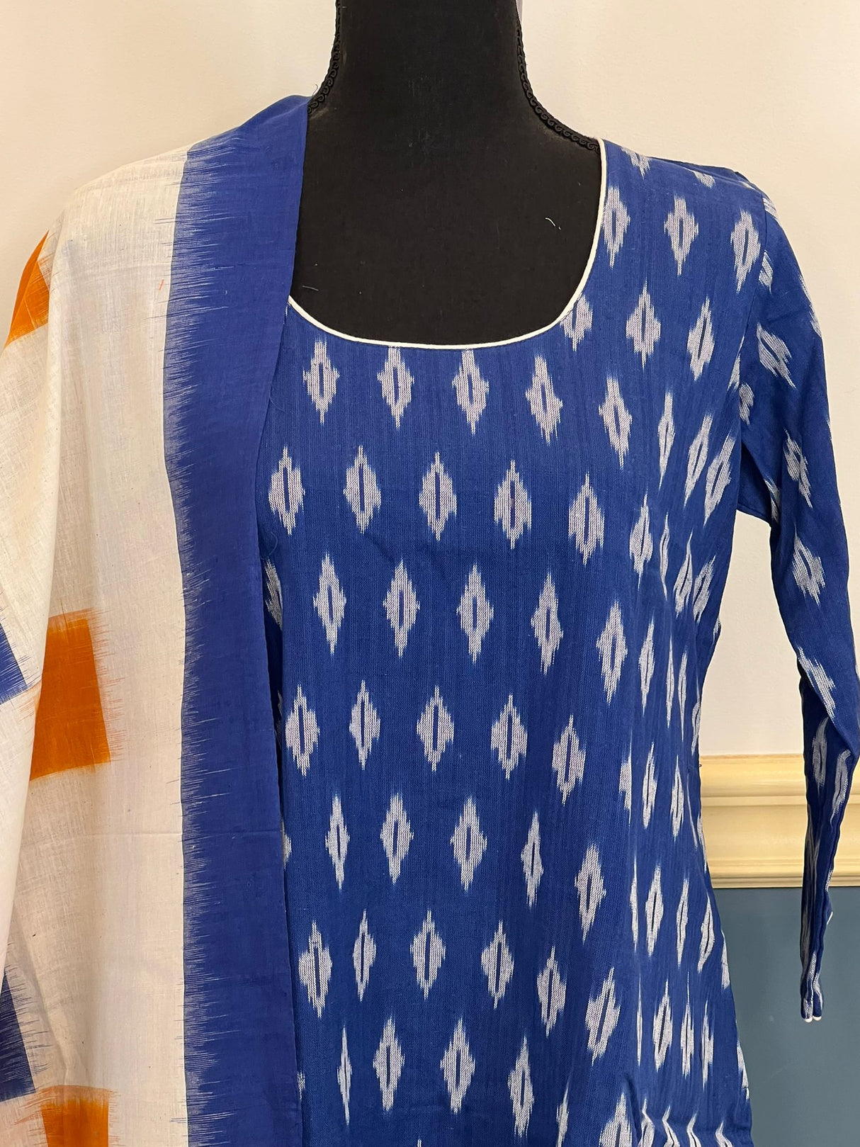 Handloom Ikkat Salwer Kamiz