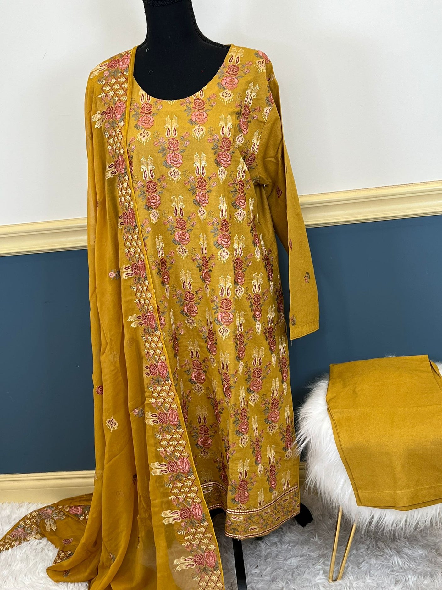 Pakistani Stitched Luxury Embroidered lawn Salwar kameez ready to ship