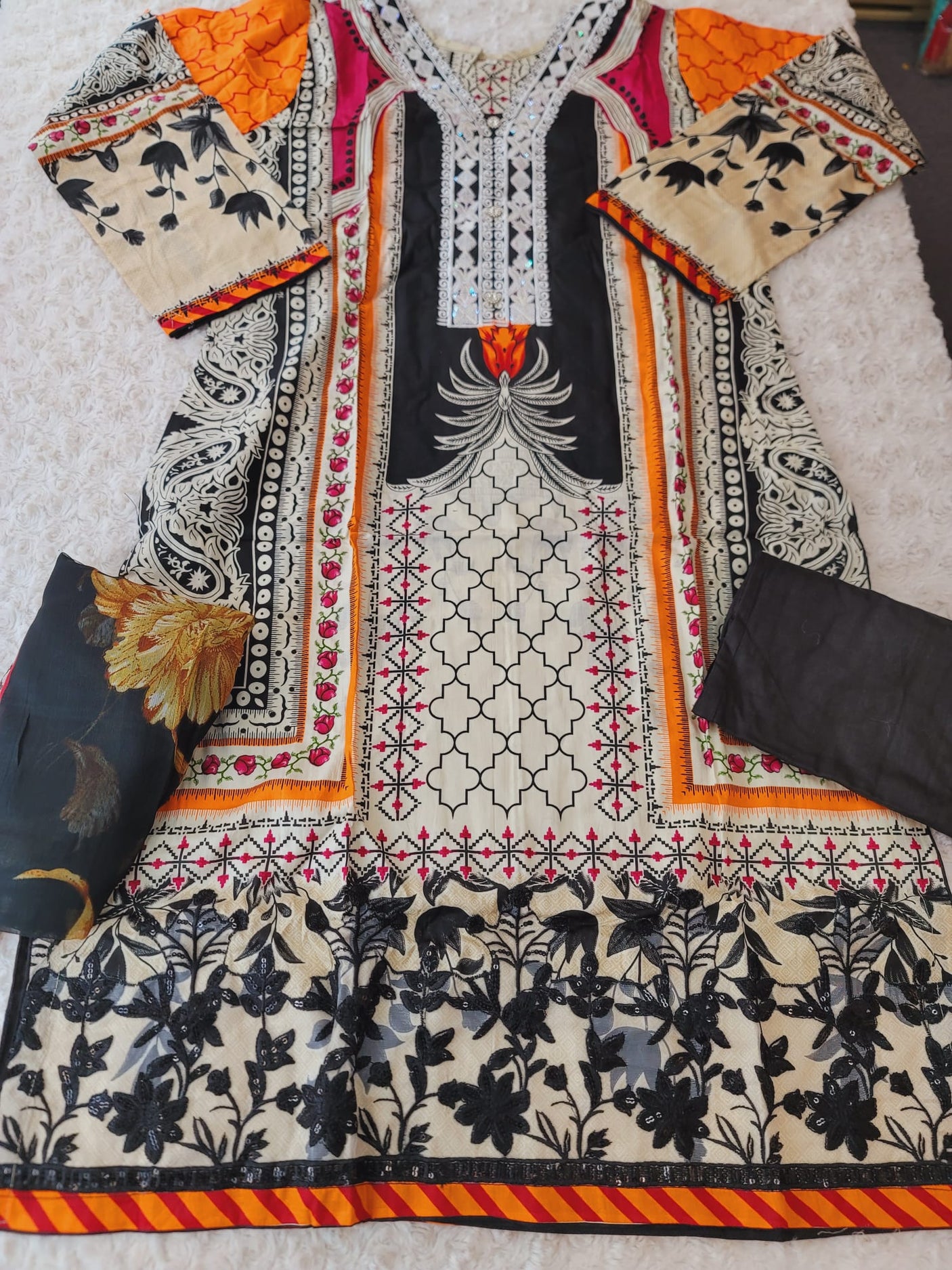 Pakistani Stitched lawn Embroidered Salwar kameez ready to ship