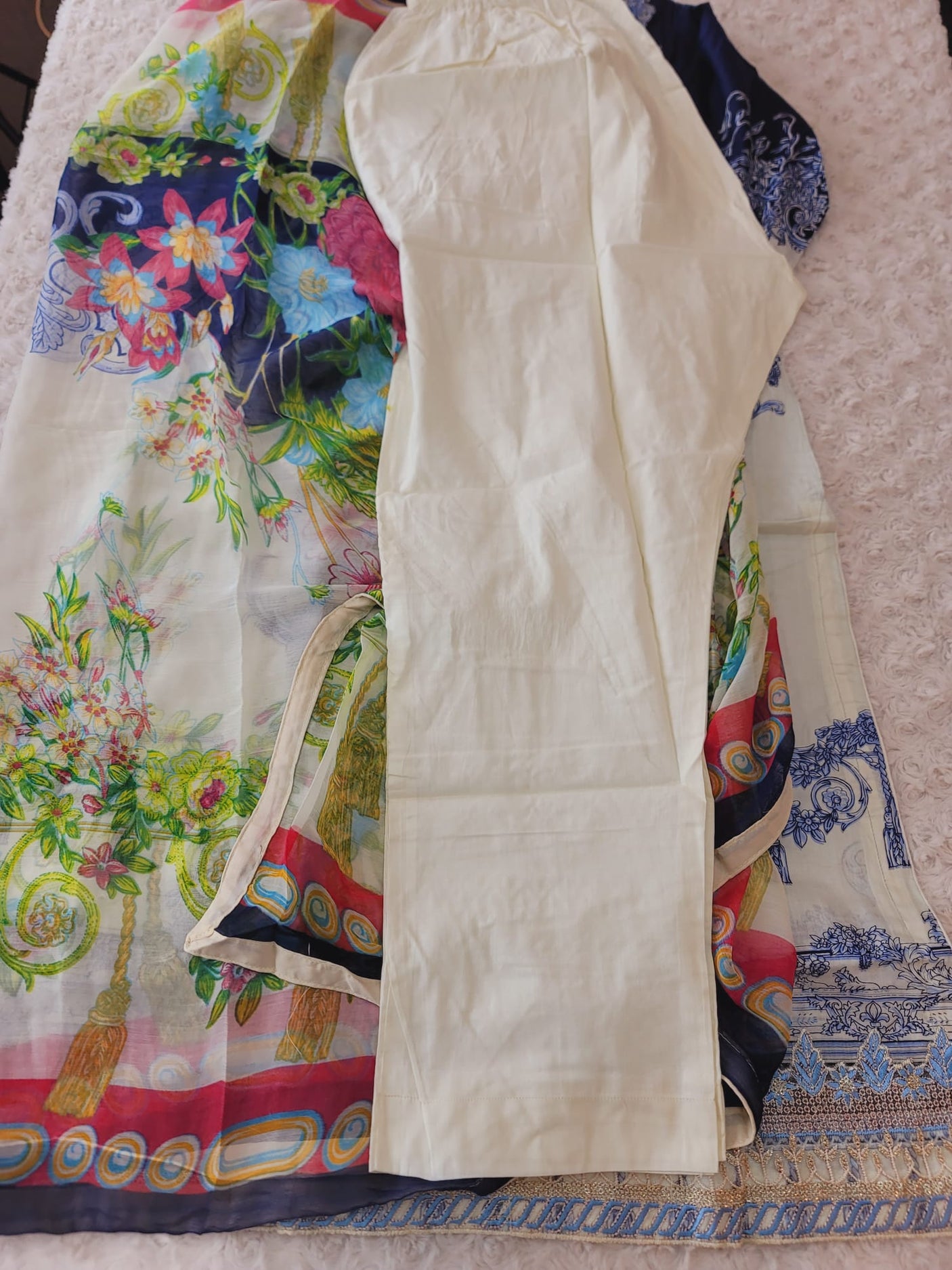 Pakistani Stitched lawn Embroidered Salwar kameez ready to ship