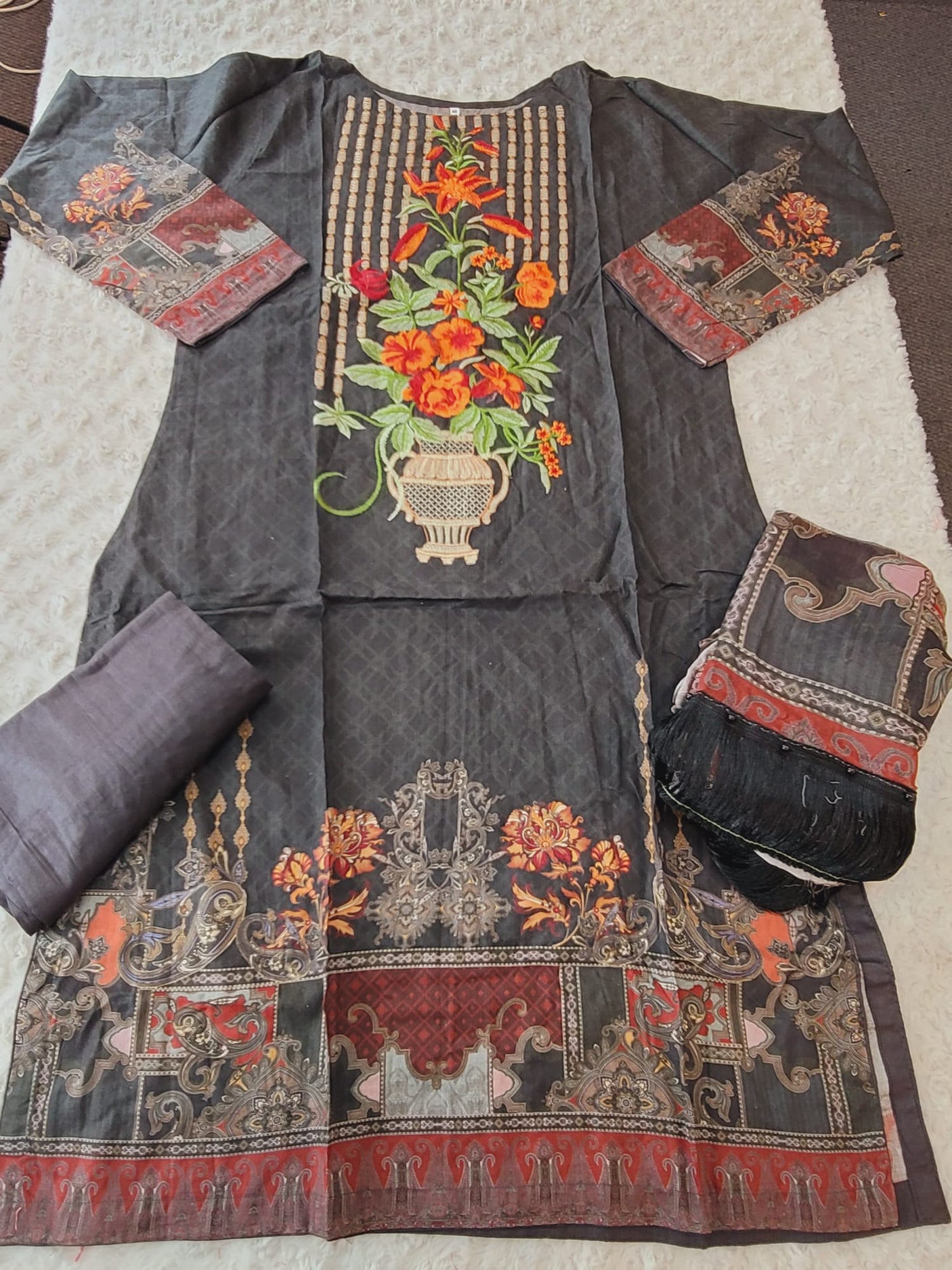 Pakistani Stitched lawn Embroidered Salwar kameez ready to ship