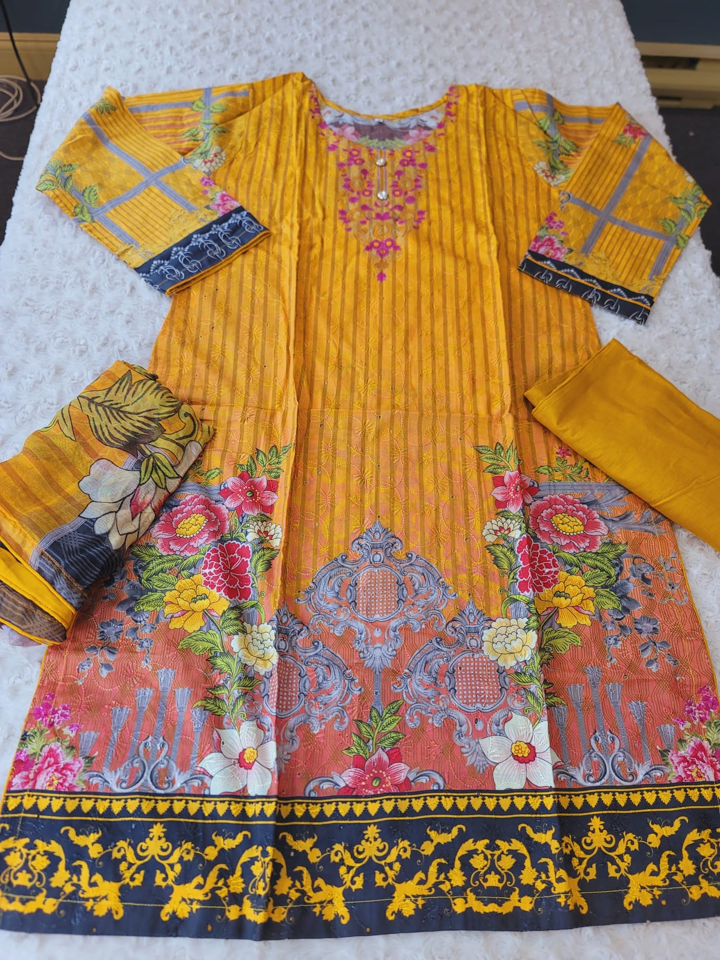 Pakistani Stitched lawn Embroidered Salwar kameez ready to ship