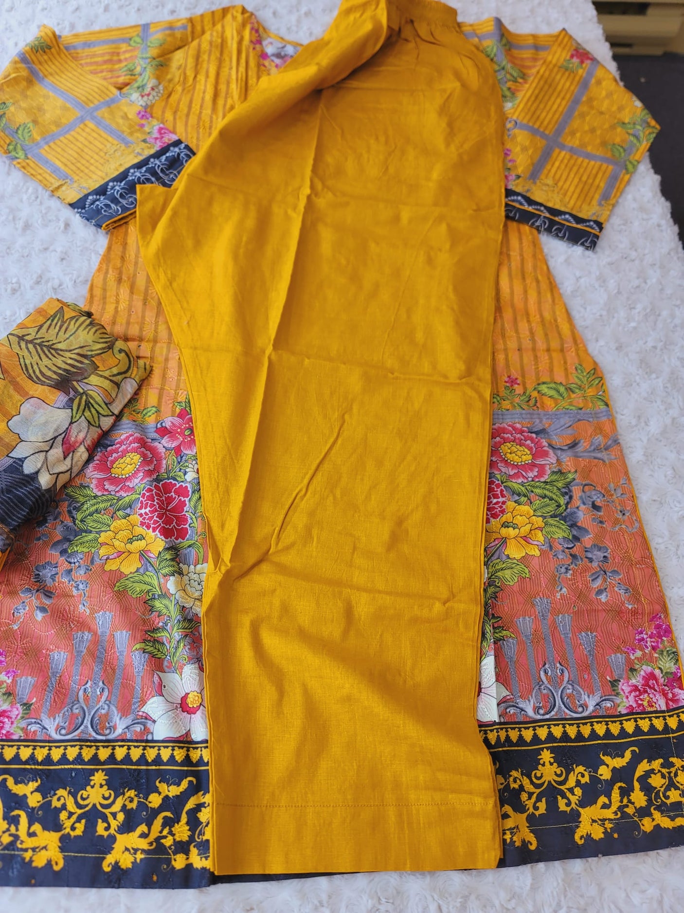 Pakistani Stitched lawn Embroidered Salwar kameez ready to ship