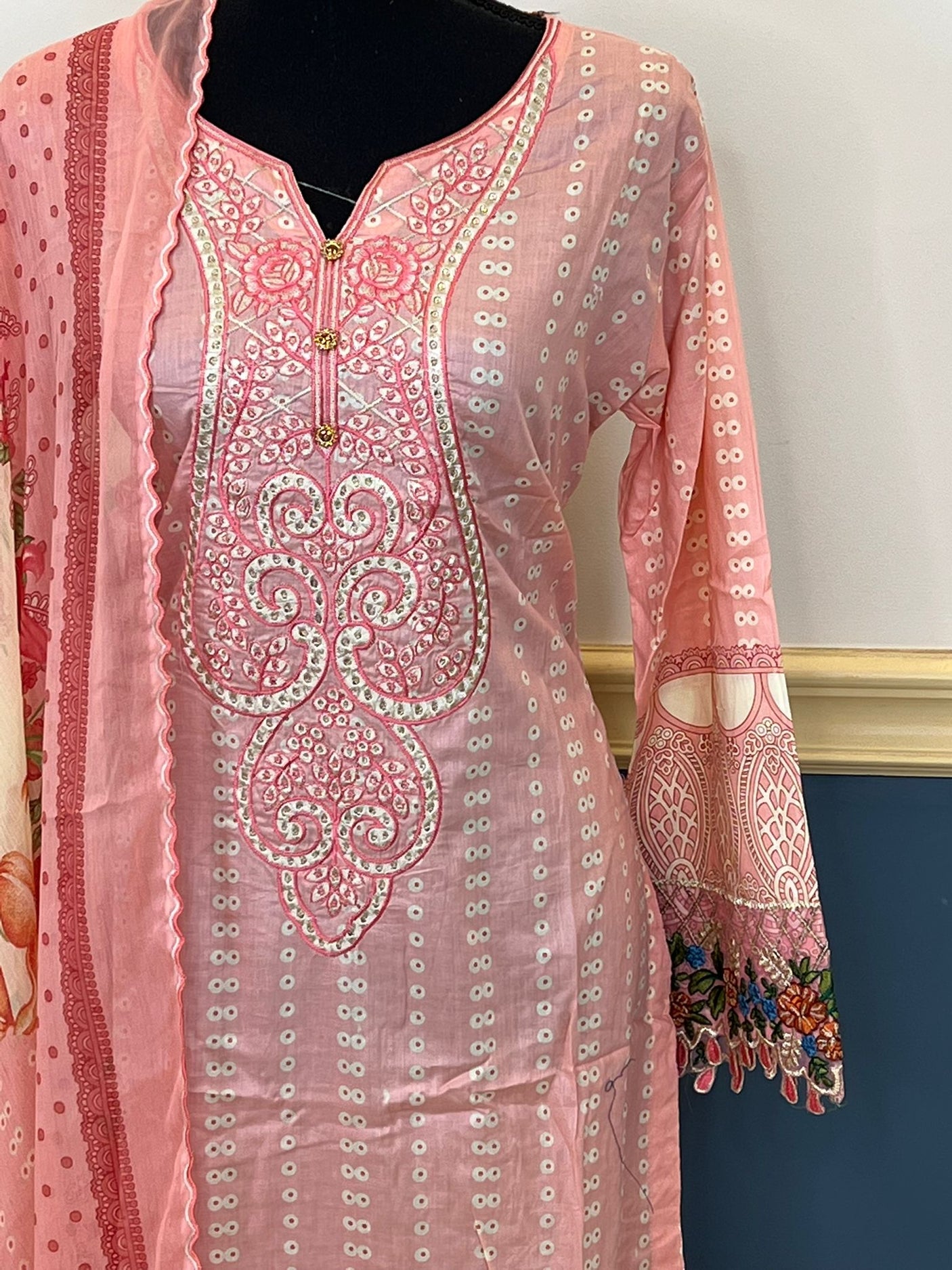 Pakistani Stitched Embroidered lawn Salwar kameez ready to ship
