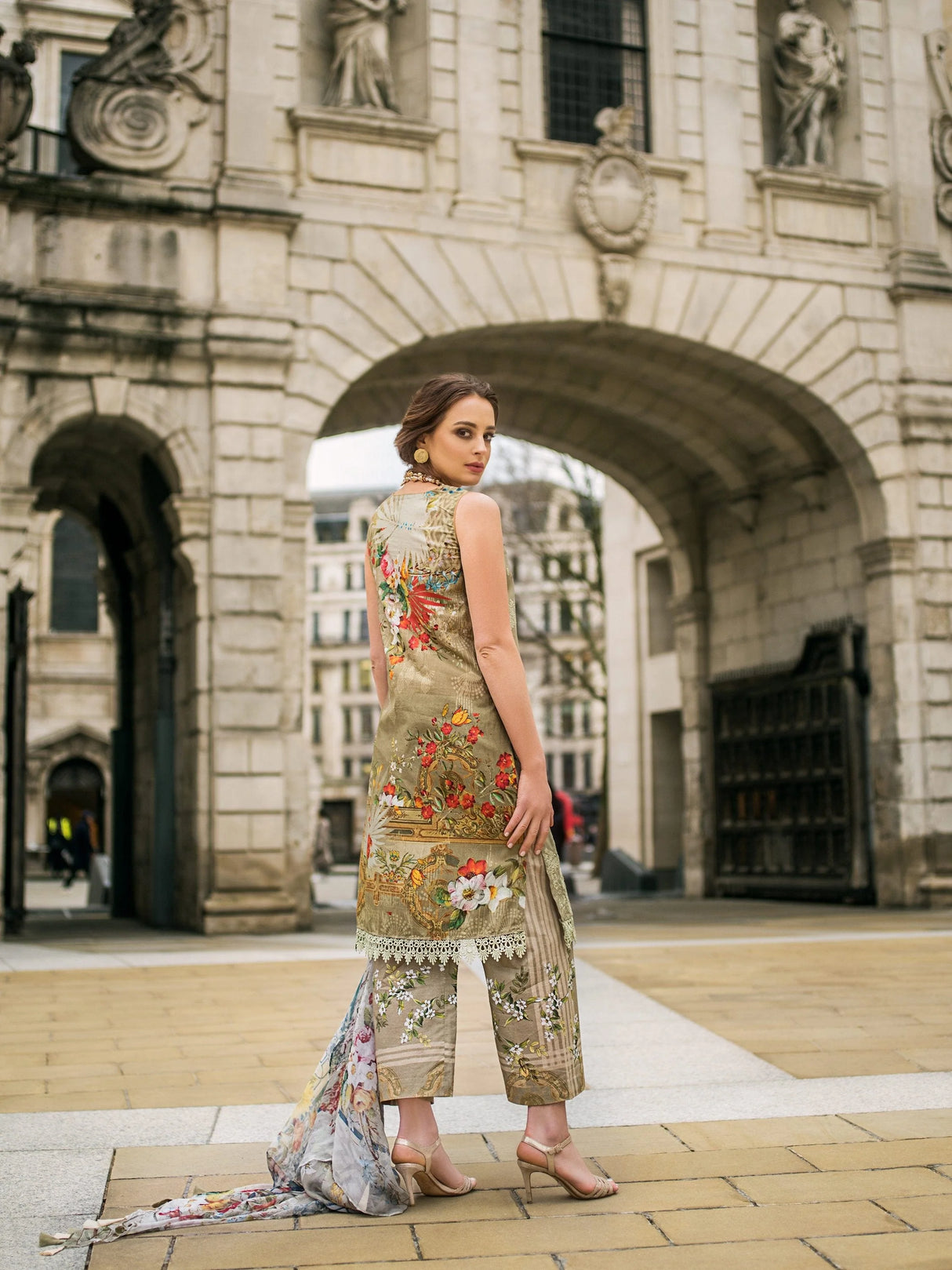 Mina Hasan lawn Embroidered Lawn 100% Original