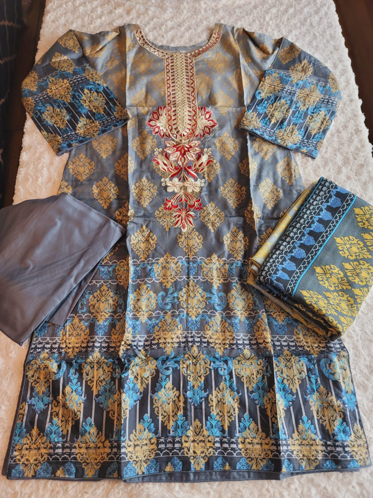 Pakistani Linen Embroidered Salwar kameez Ready To Ship