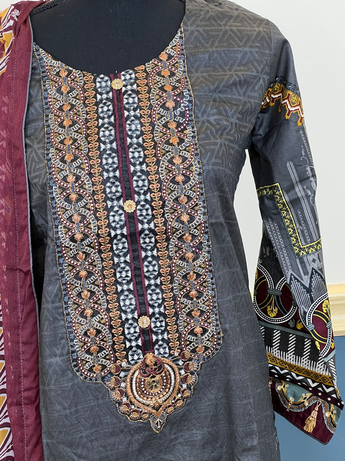 Pakistani Stitched lawn Embroidered Salwar kameez ready to ship